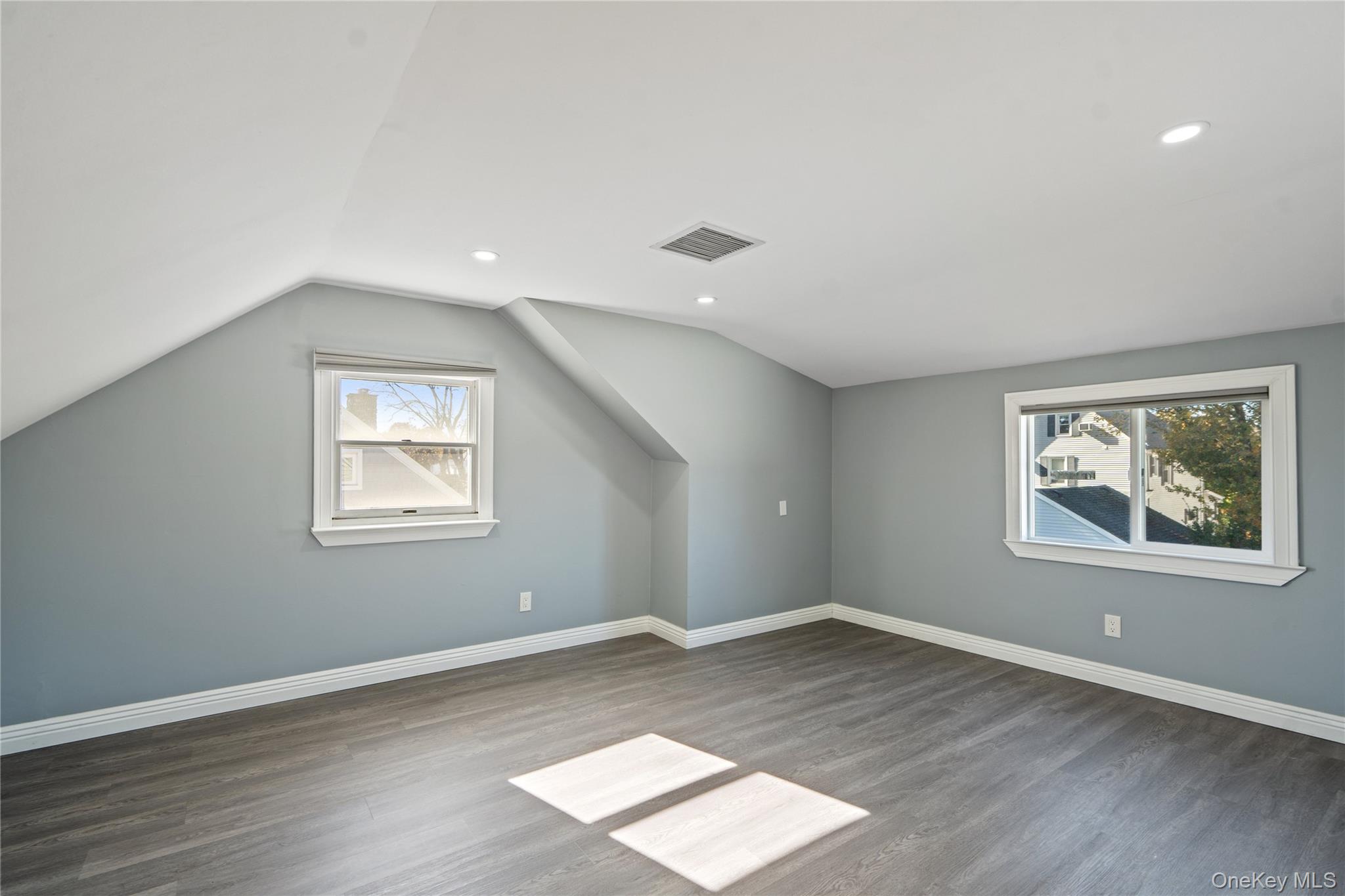 #20 photo, 16 Smith Street, ナッソー郡 Hicksville , NY 11801