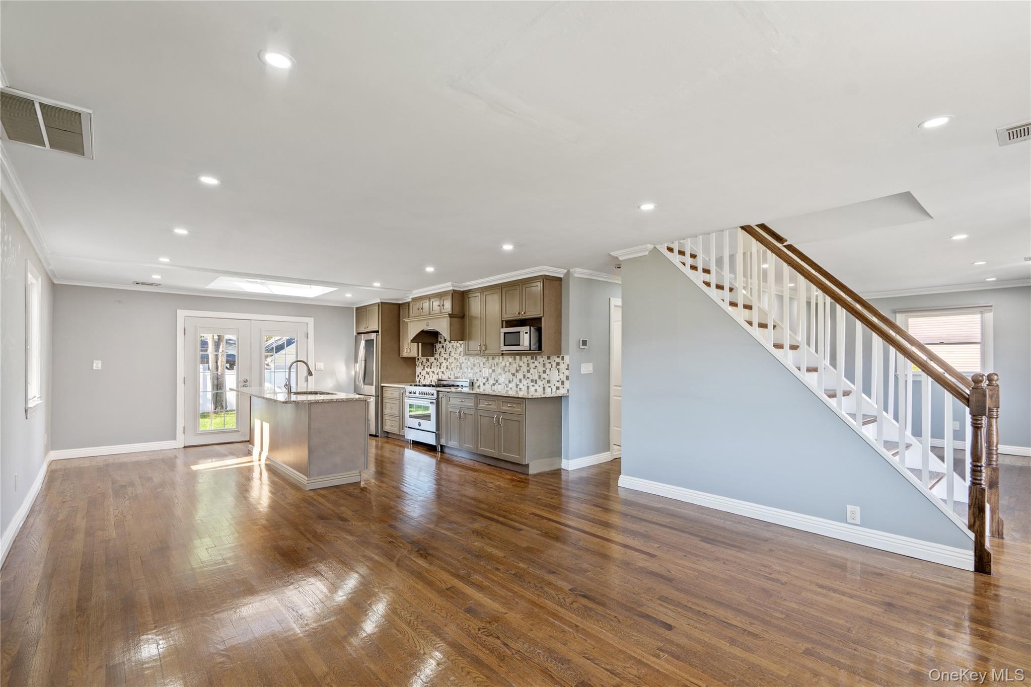 #7 photo, 16 Smith Street, ナッソー郡 Hicksville , NY 11801