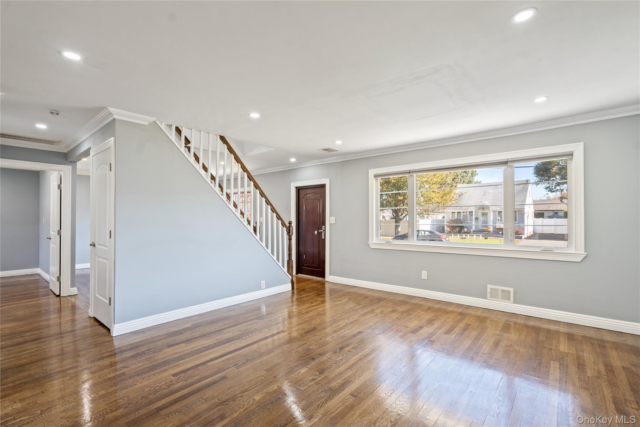 #8 photo, 16 Smith Street, ナッソー郡 Hicksville , NY 11801