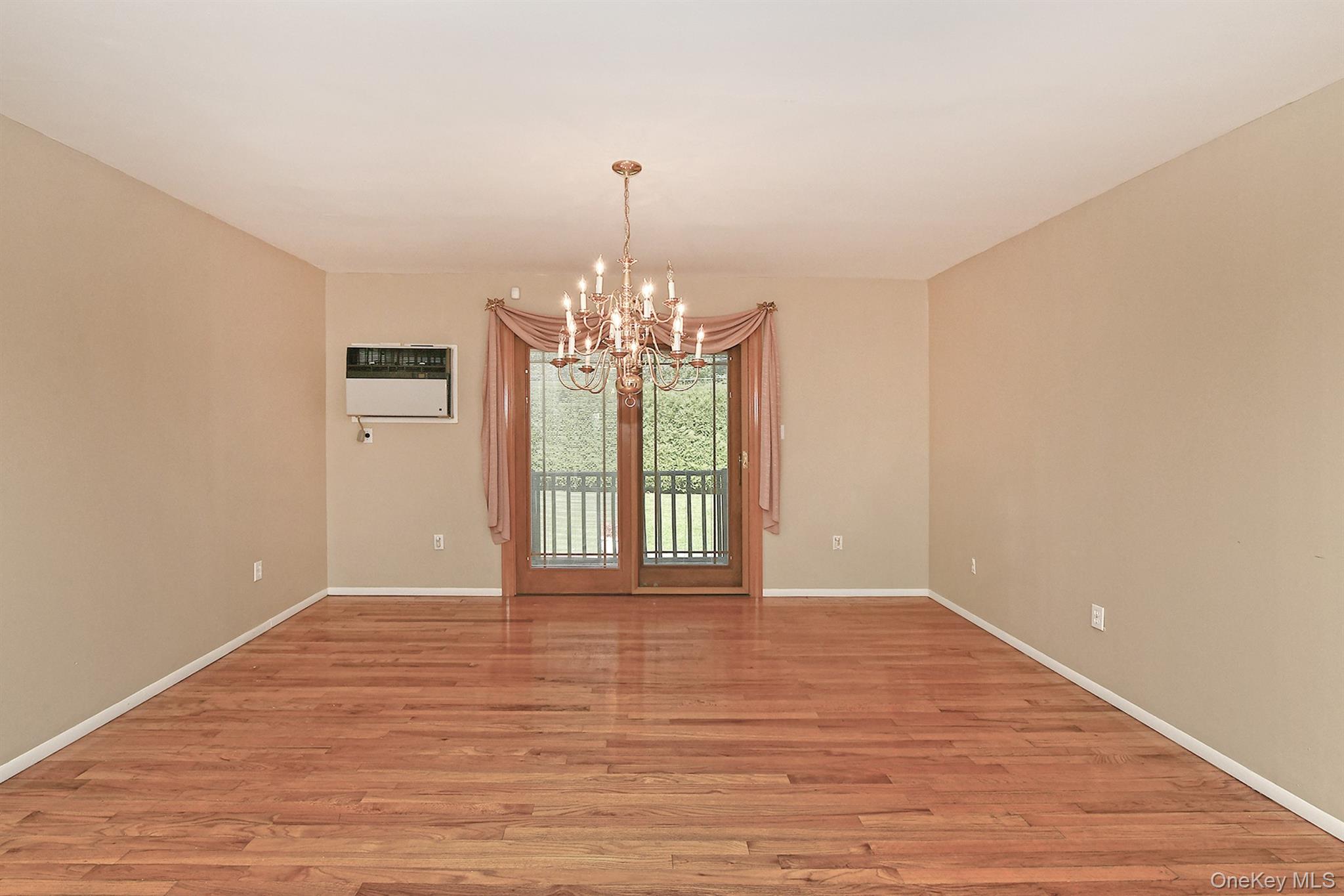 #13 photo, 185 S Plaisted Avenue, Smithtown , NY 11788