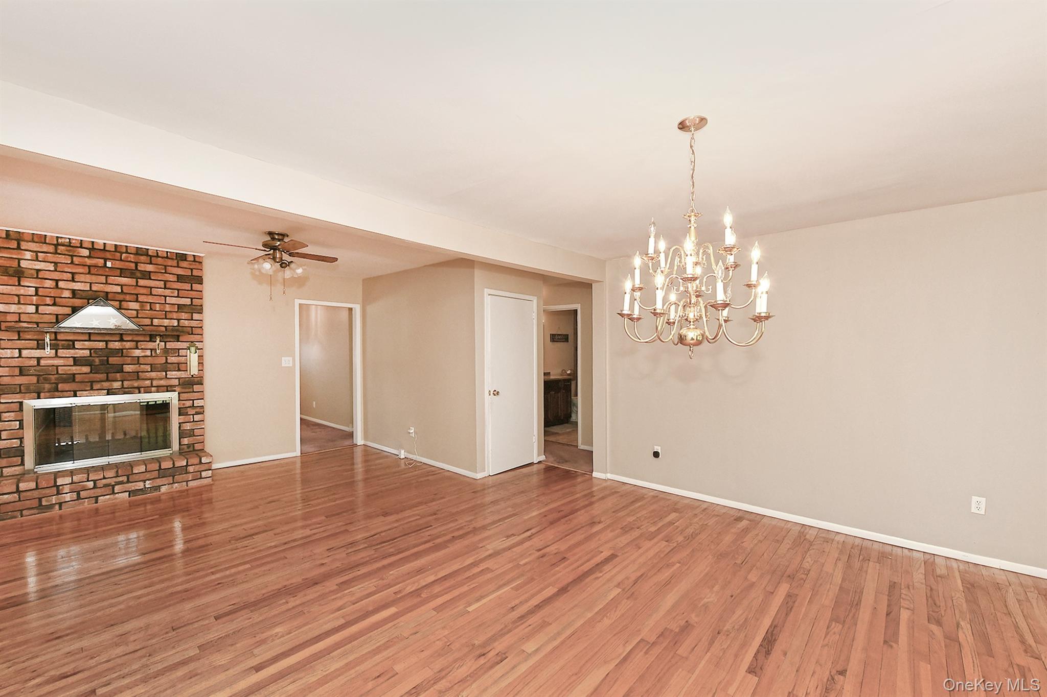 #16 photo, 185 S Plaisted Avenue, Smithtown , NY 11788