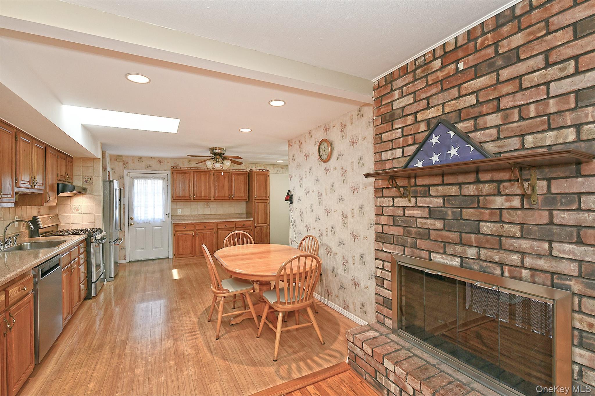 #17 photo, 185 S Plaisted Avenue, Smithtown , NY 11788