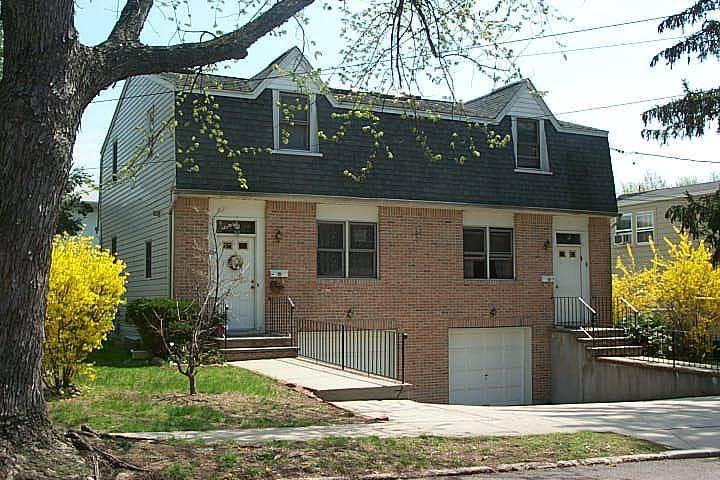 #1 photo, 16  Oldwood rd, #B, ナッソー郡 Port Washington , NY 11050