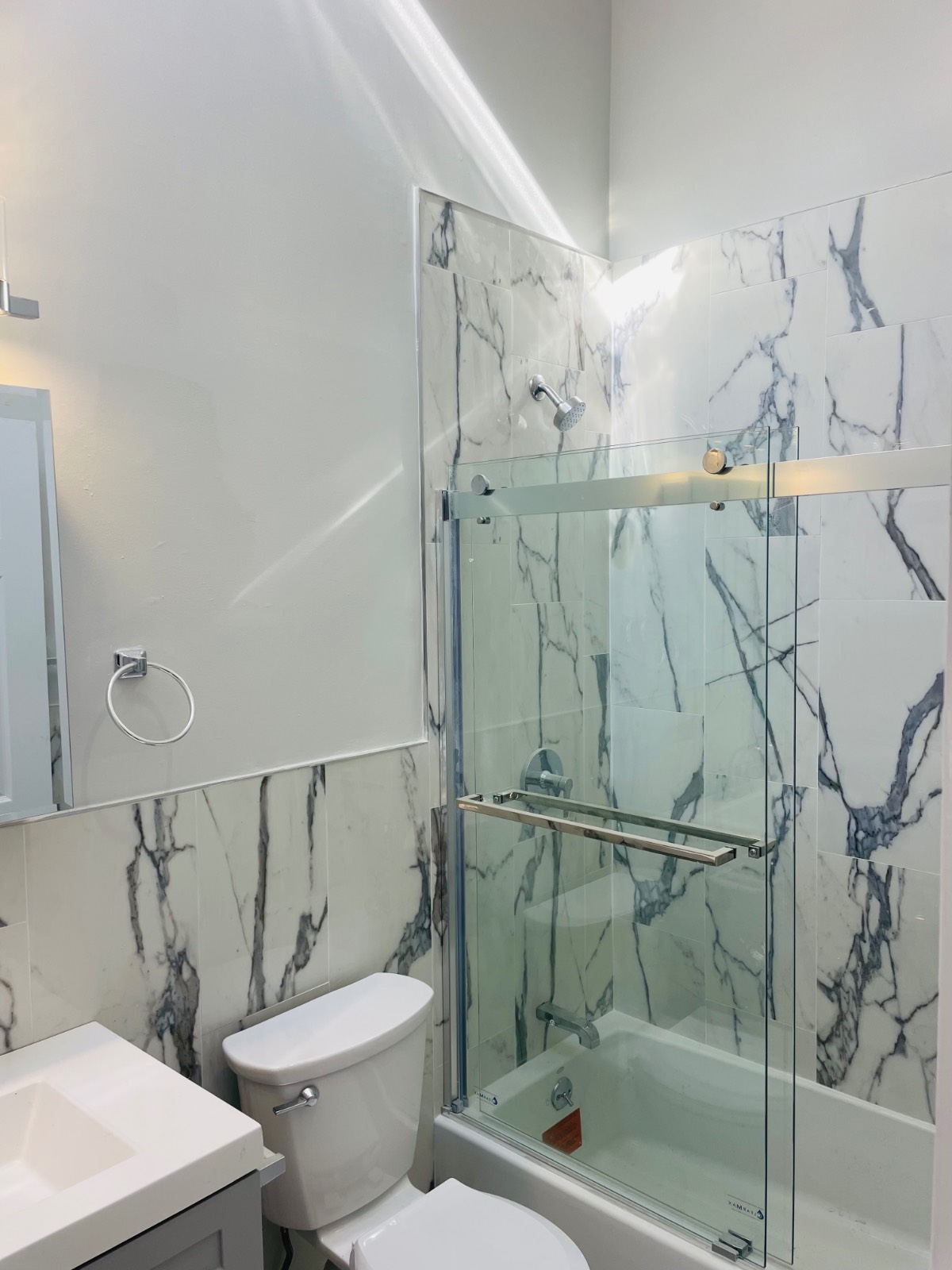 #17 photo, 16  Oldwood rd, #B, ナッソー郡 Port Washington , NY 11050