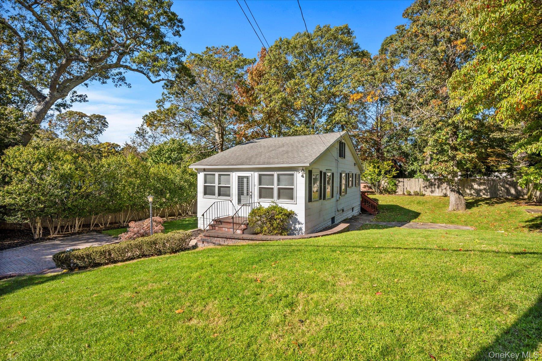 #3 photo, 11 Naiad Road, Rocky Point , NY 11778