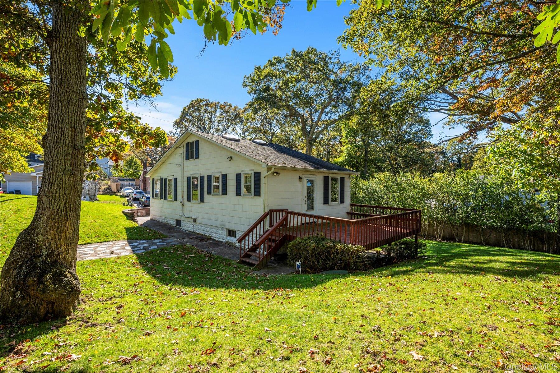 #5 photo, 11 Naiad Road, Rocky Point , NY 11778