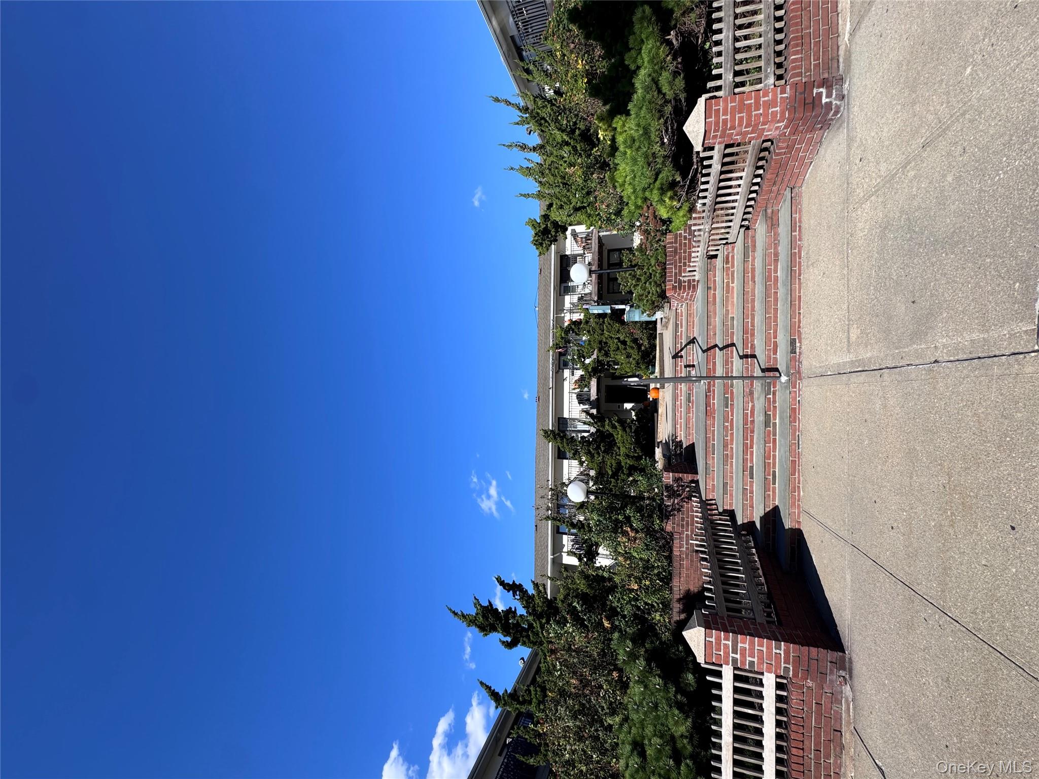 #1 photo, 65 W Broadway, ナッソー郡 Long Beach , NY 11561