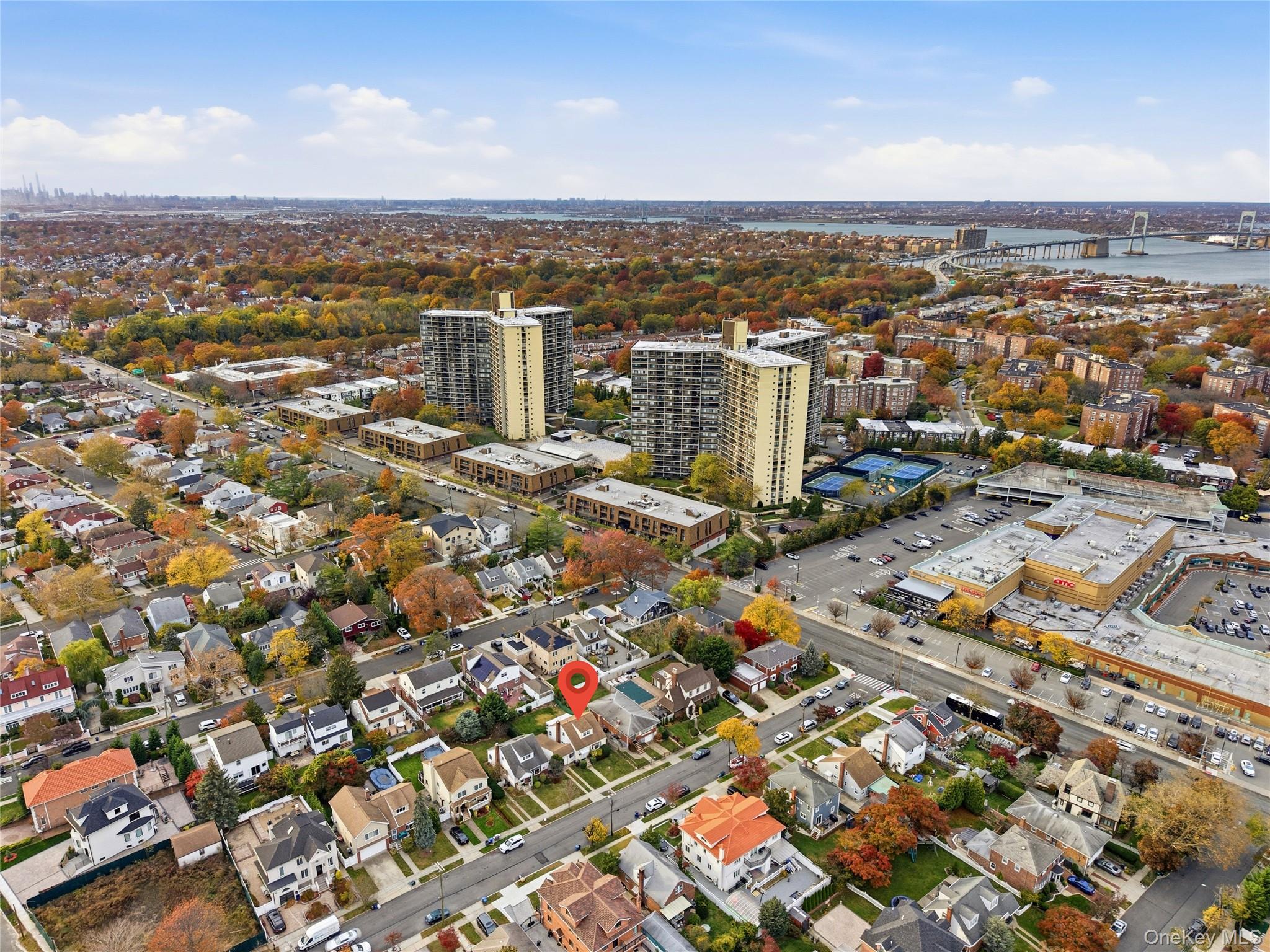 #11 photo, 26-24 211 Street, קווינס Bayside , NY 11360