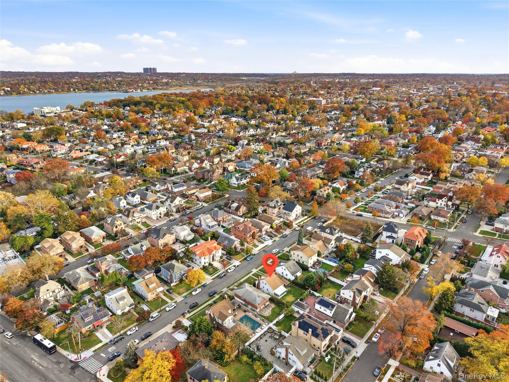 #12 photo, 26-24 211 Street, קווינס Bayside , NY 11360