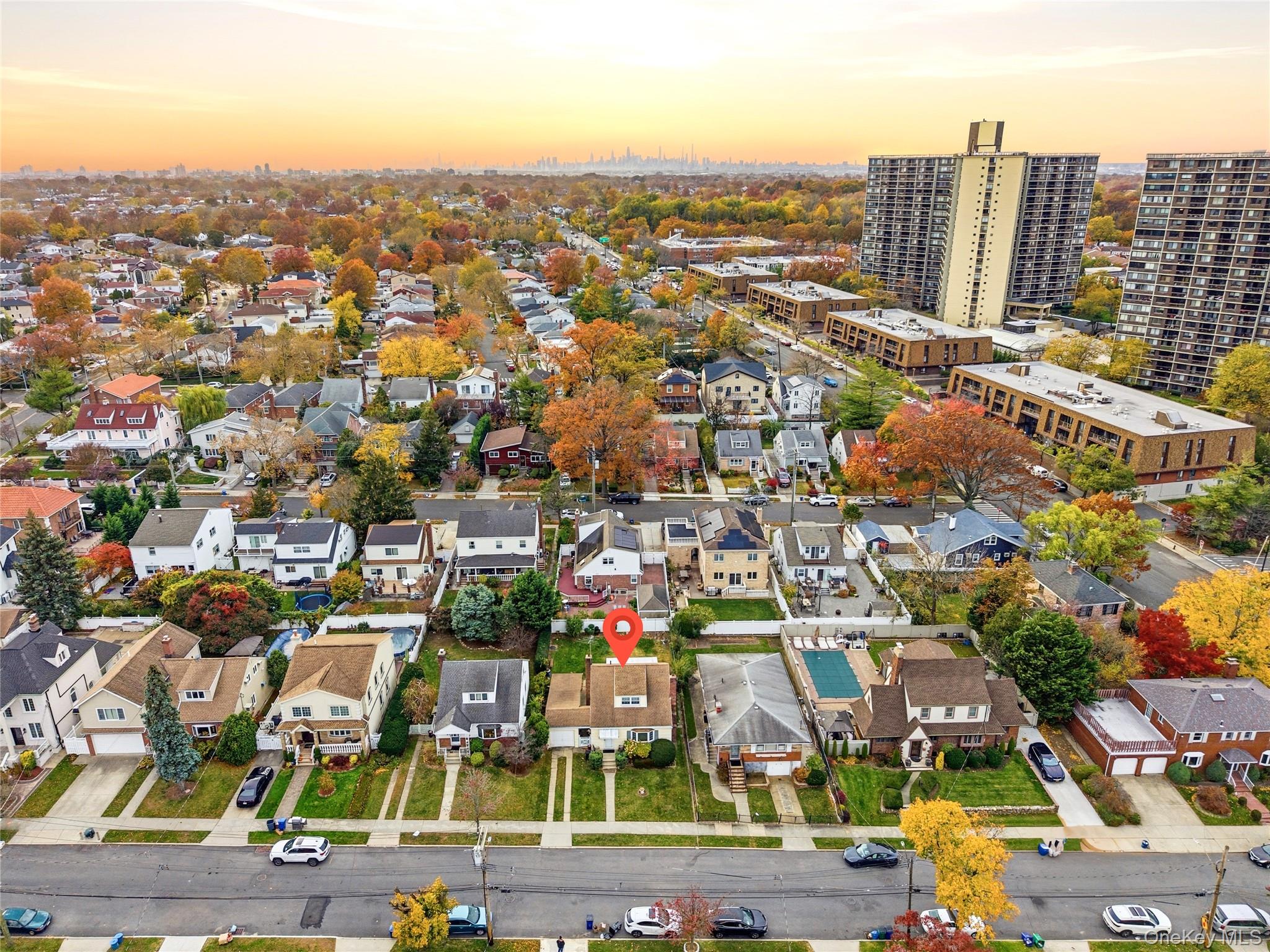 #13 photo, 26-24 211 Street, קווינס Bayside , NY 11360