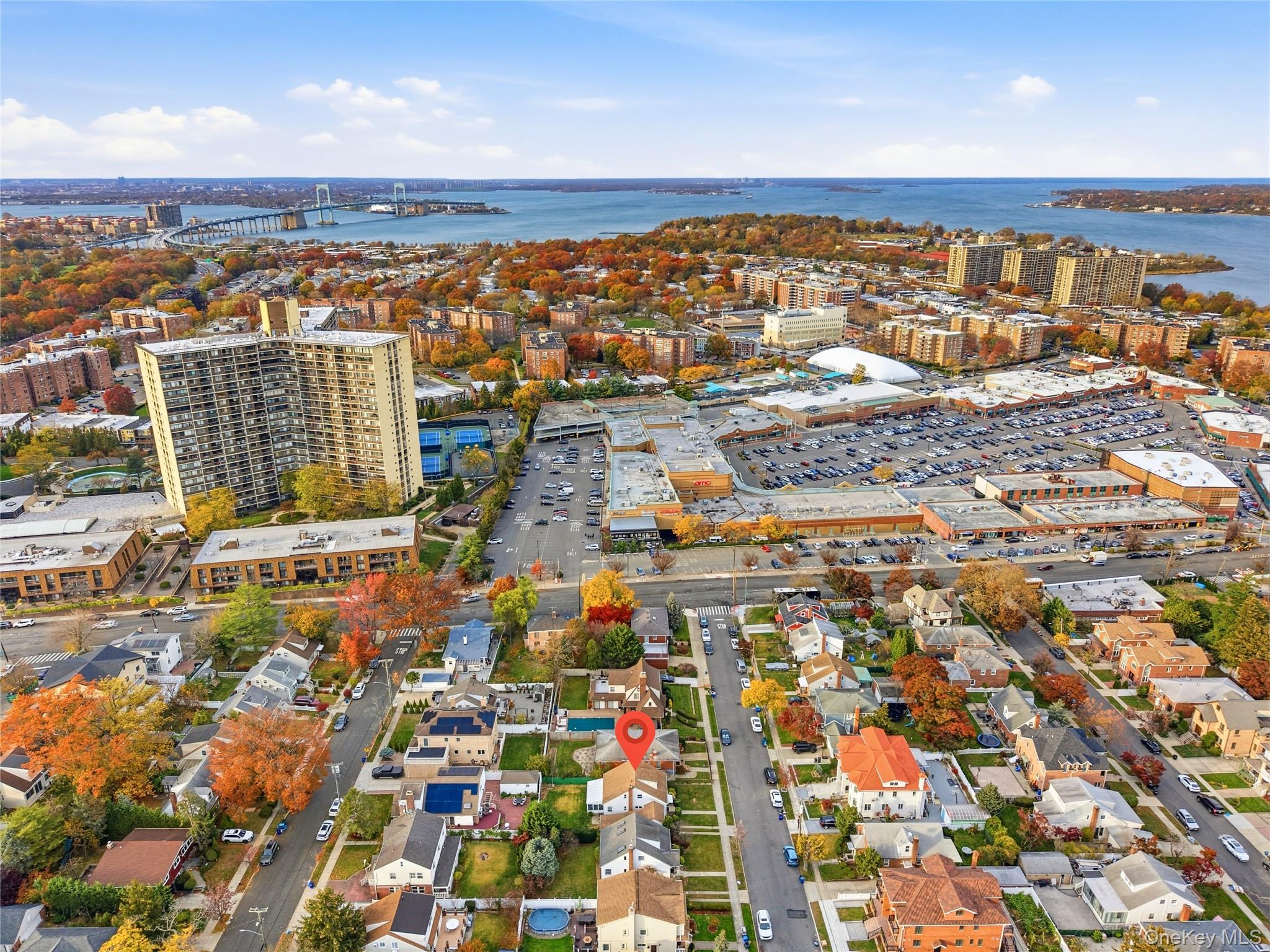 #7 photo, 26-24 211 Street, קווינס Bayside , NY 11360