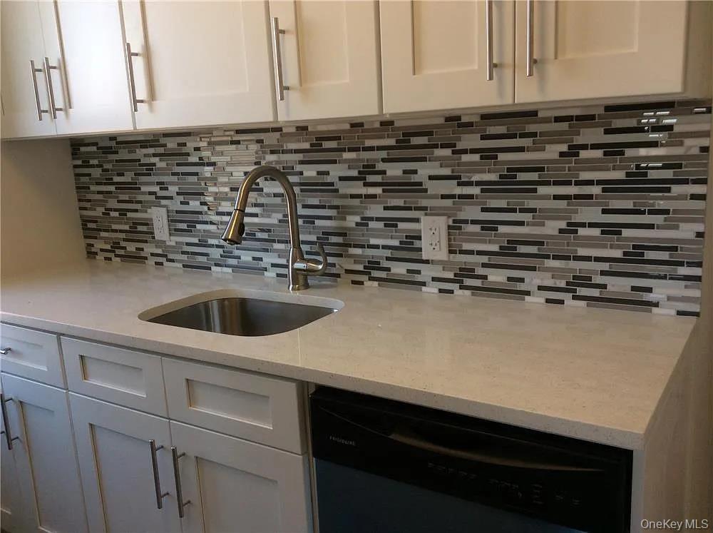 #12 photo, 224-24 Union Turnpike, クイーンズ区 Queens Village North , NY 11364