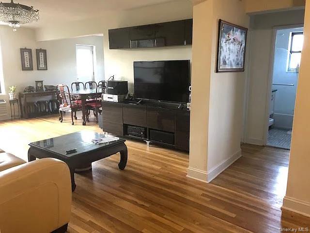 #5 photo, 224-24 Union Turnpike, クイーンズ区 Queens Village North , NY 11364