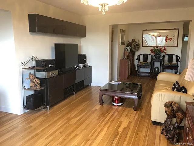 #7 photo, 224-24 Union Turnpike, クイーンズ区 Queens Village North , NY 11364