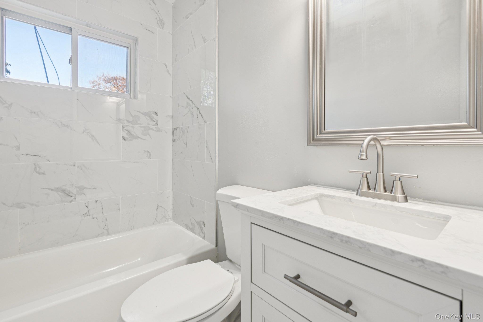 #15 photo, 70 Heyward Street, サフォーク郡 Brentwood , NY 11717