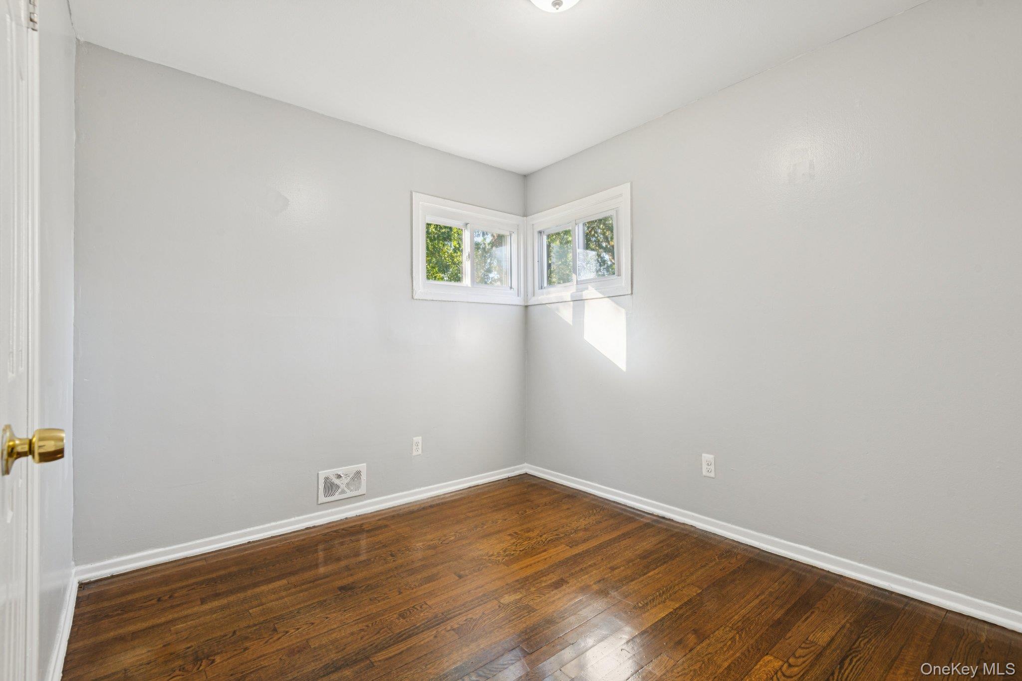 #16 photo, 70 Heyward Street, サフォーク郡 Brentwood , NY 11717