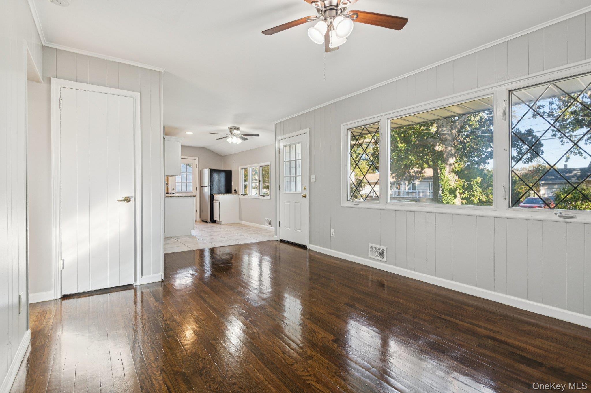 #5 photo, 70 Heyward Street, サフォーク郡 Brentwood , NY 11717