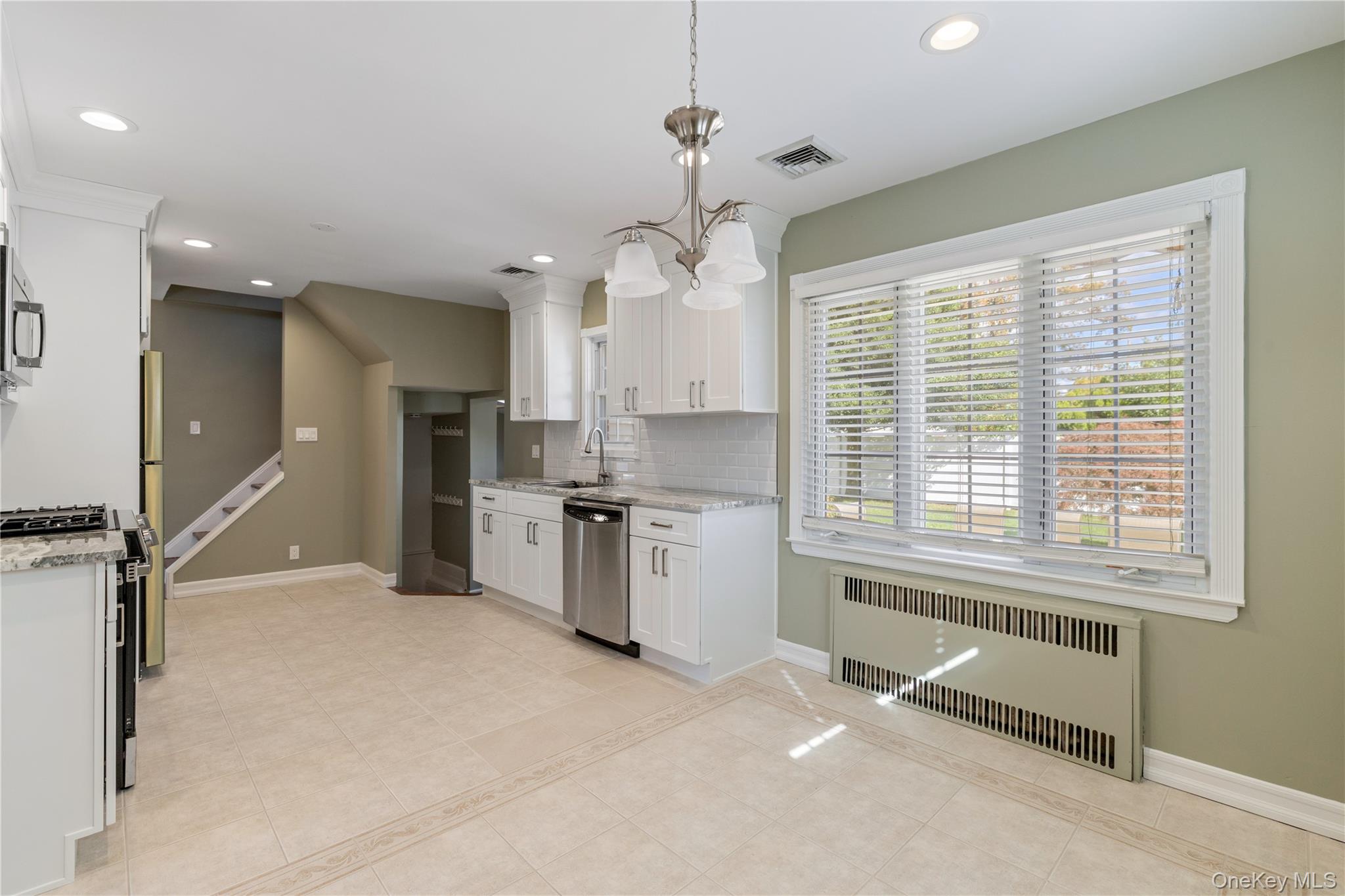 #8 photo, 17 Cedar Drive, ナッソー郡 Farmingdale , NY 11735