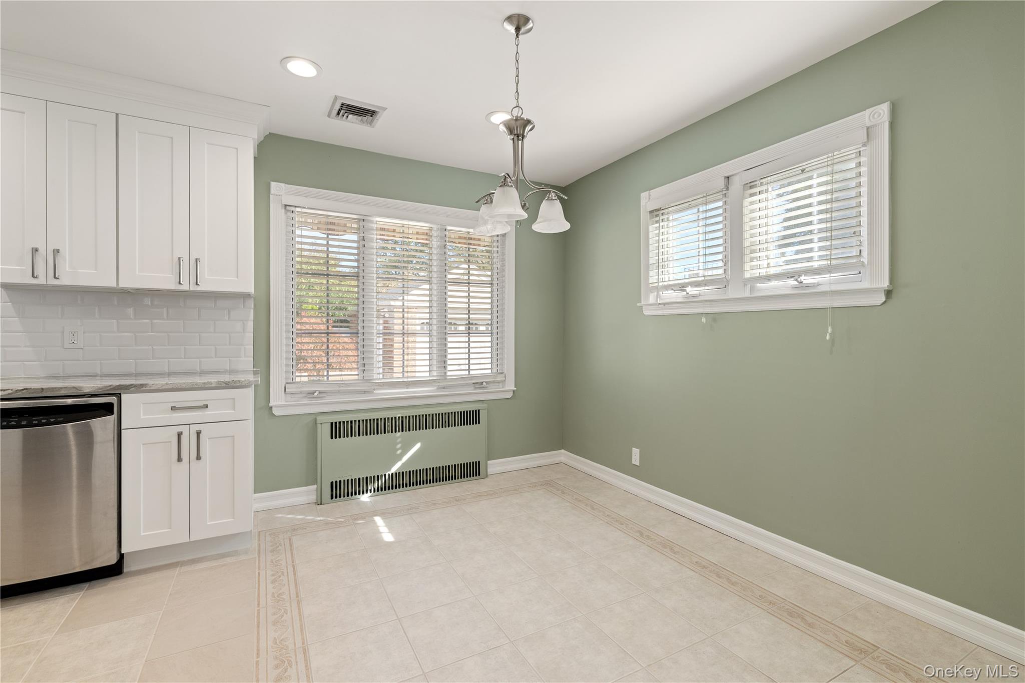 #9 photo, 17 Cedar Drive, ナッソー郡 Farmingdale , NY 11735