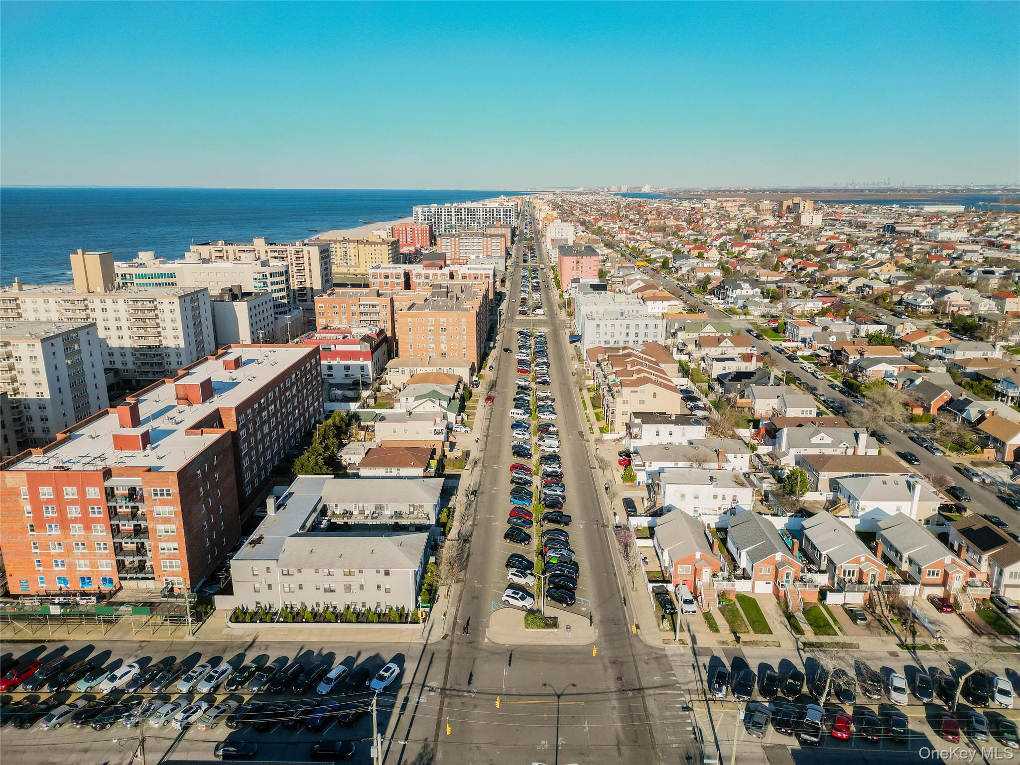 #16 photo, 470 E Broadway, ナッソー郡 Long Beach , NY 11561