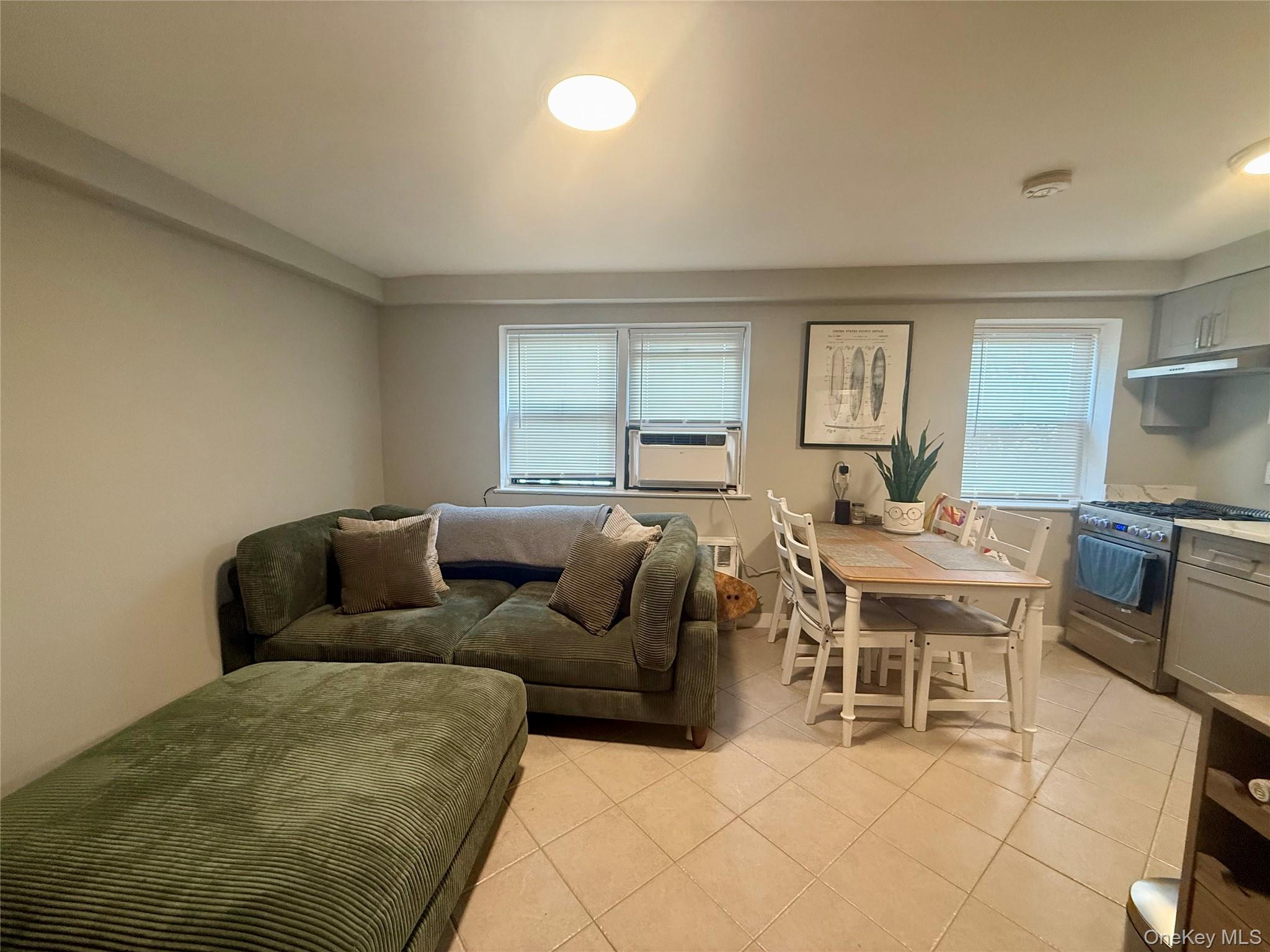 #9 photo, 470 E Broadway, ナッソー郡 Long Beach , NY 11561