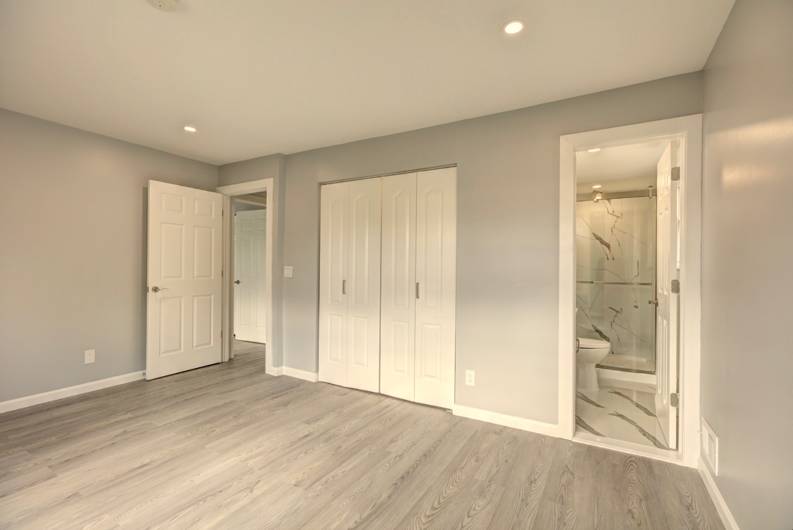 #12 photo, 450 Jefferson Ave, #2nd Fl, スタテンアイランド Staten Island , NY 10306