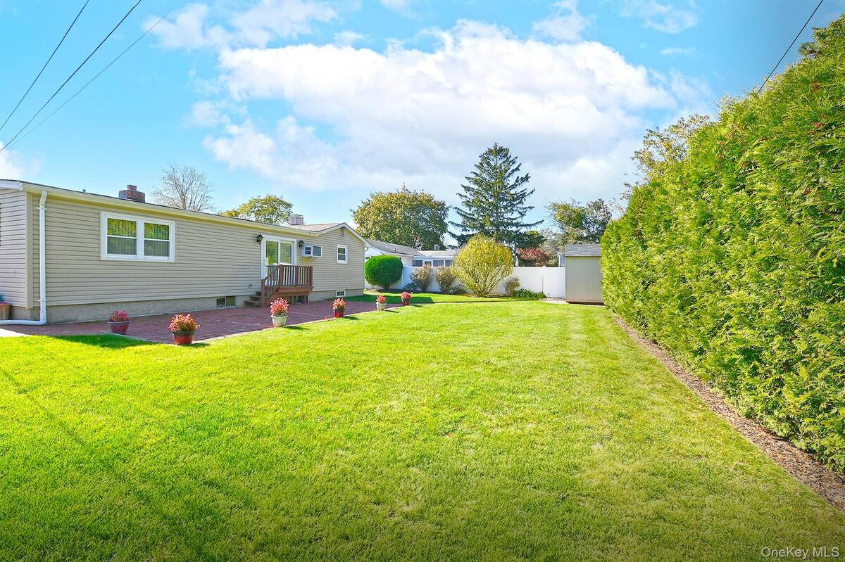 #34 photo, 185 S Plaisted Avenue, Smithtown , NY 11788