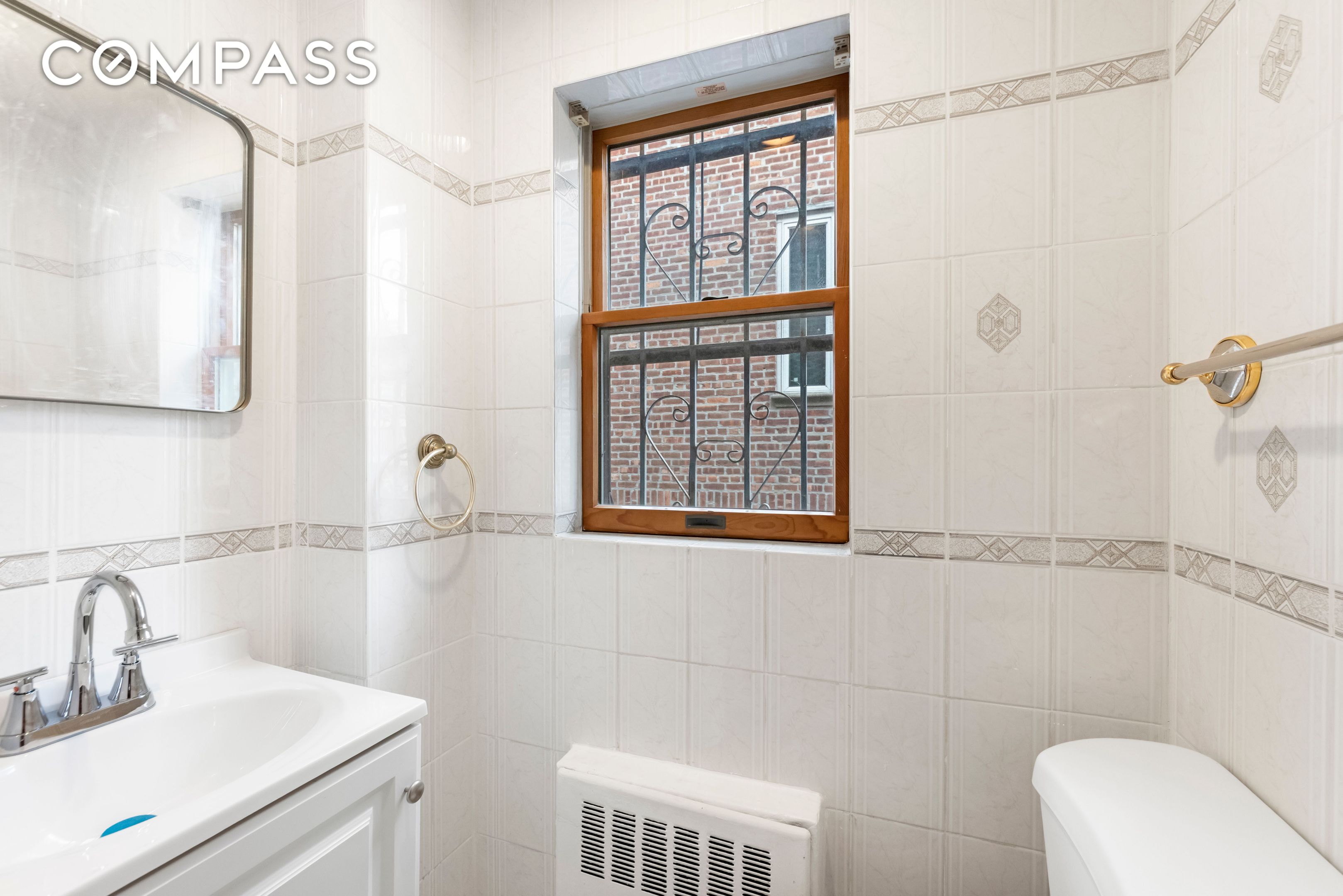 #16 photo, 185 Oxford Street, Manhattan Beach , NY 11235