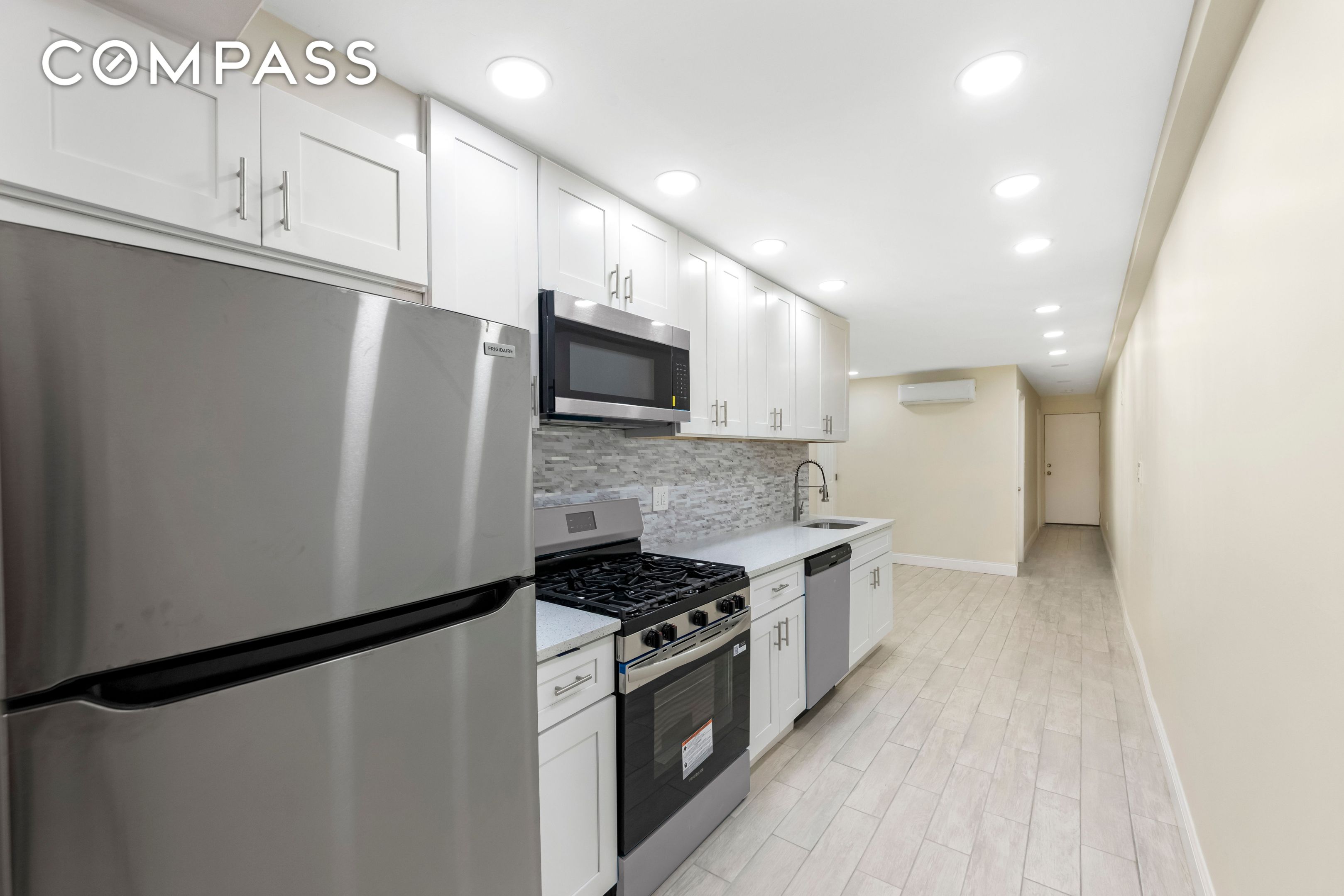 #7 photo, 185 Oxford Street, Manhattan Beach , NY 11235