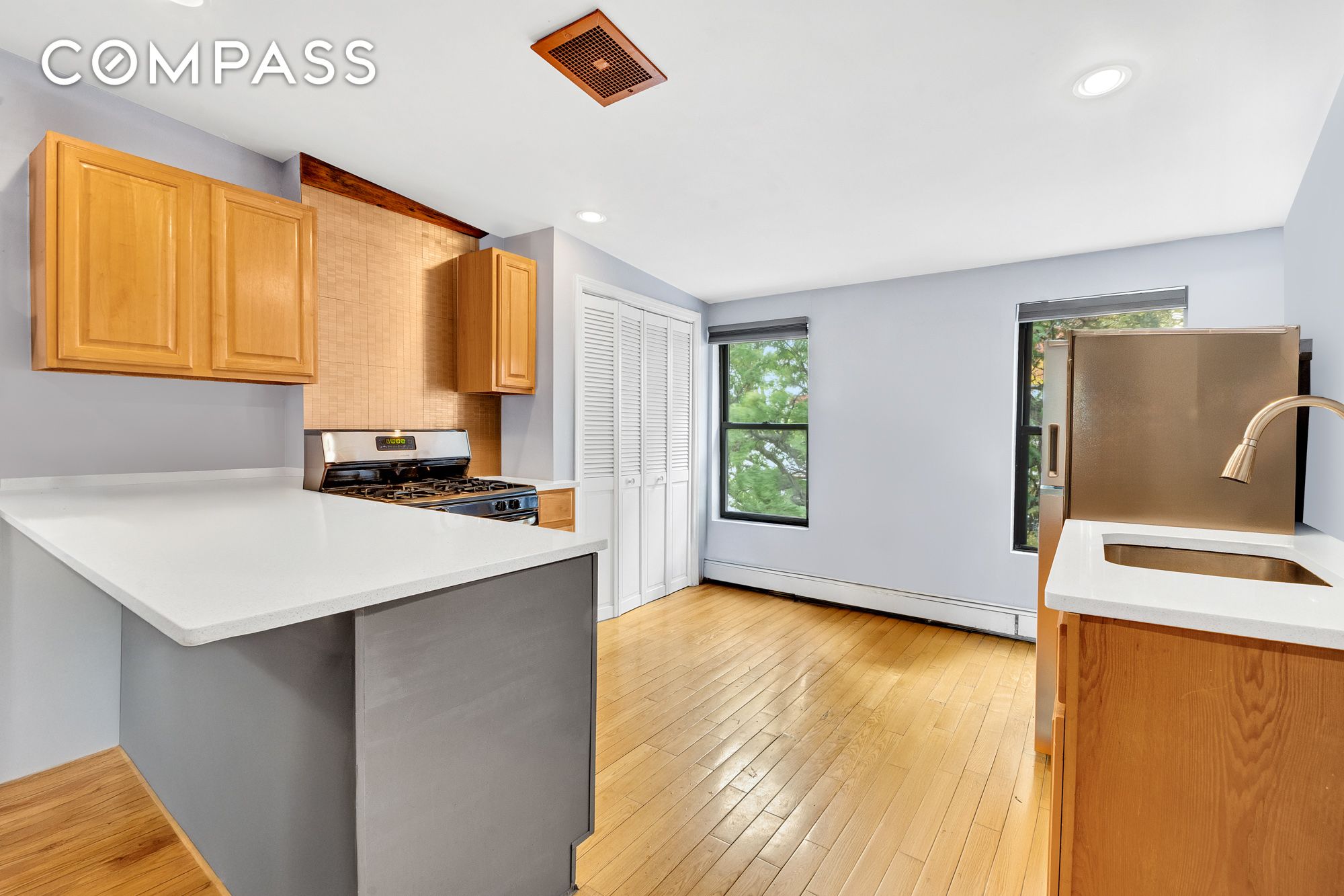 #17 photo, 10 Carroll Street, Columbia Street Waterfront , NY 11231