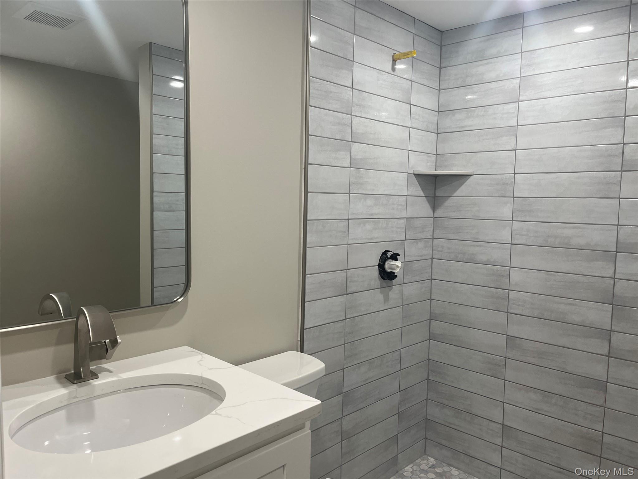 #15 photo, 26 Hanover Place, Smithtown , NY 11787