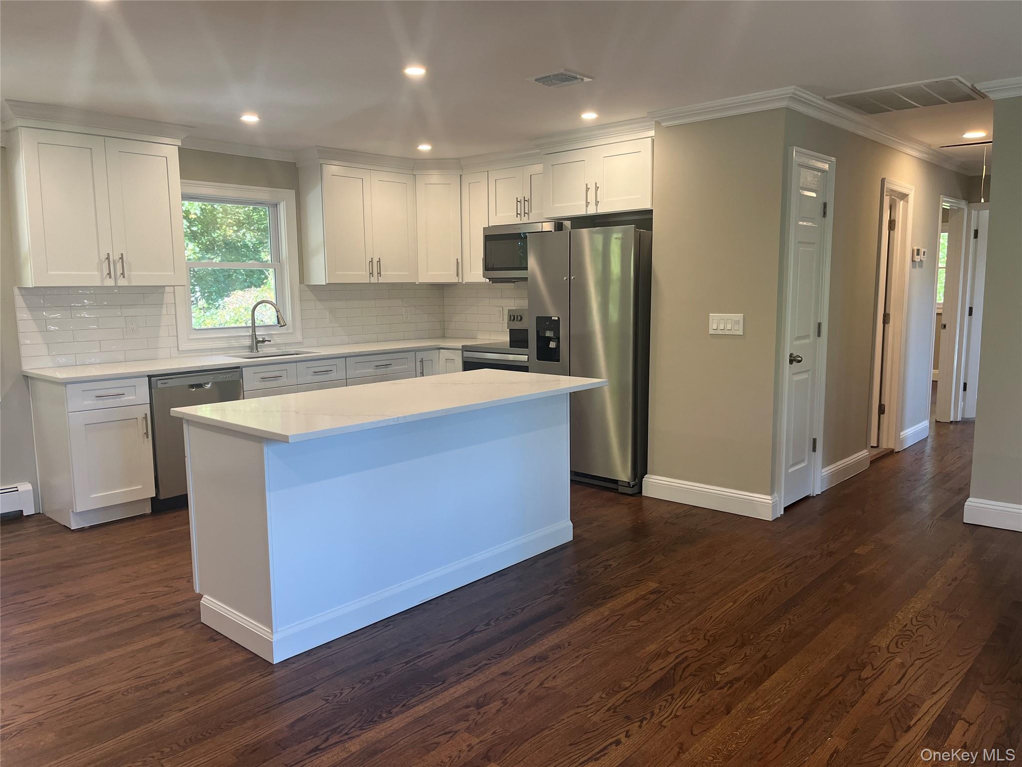 #3 photo, 26 Hanover Place, Smithtown , NY 11787