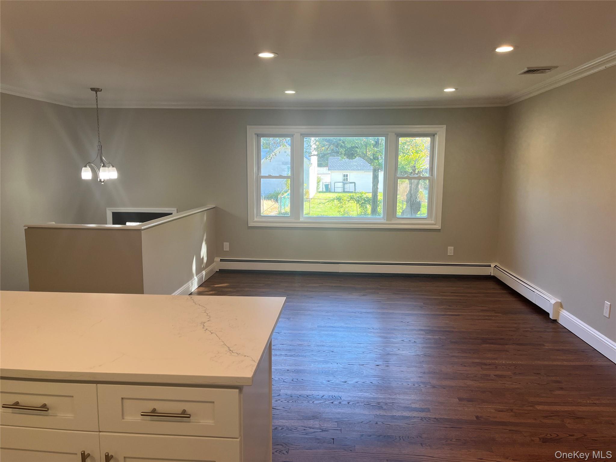 #8 photo, 26 Hanover Place, Smithtown , NY 11787