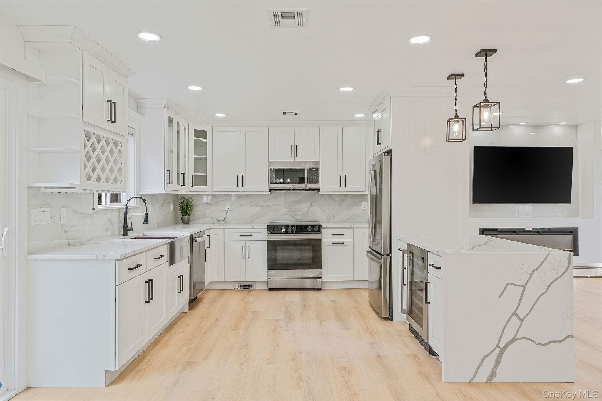 #12 photo, 4 Flores Lane, サフォーク郡 Middle Island , NY 11953