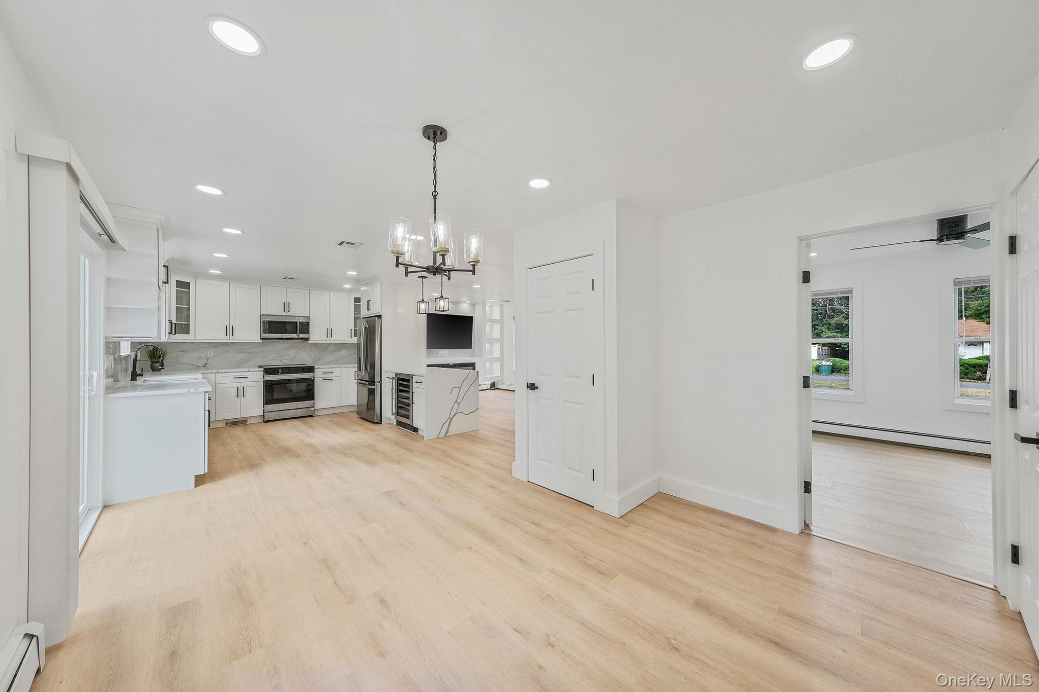 #18 photo, 4 Flores Lane, サフォーク郡 Middle Island , NY 11953