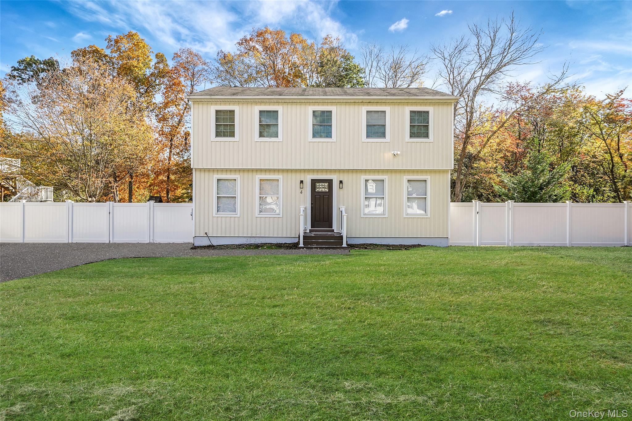 #3 photo, 4 Flores Lane, サフォーク郡 Middle Island , NY 11953