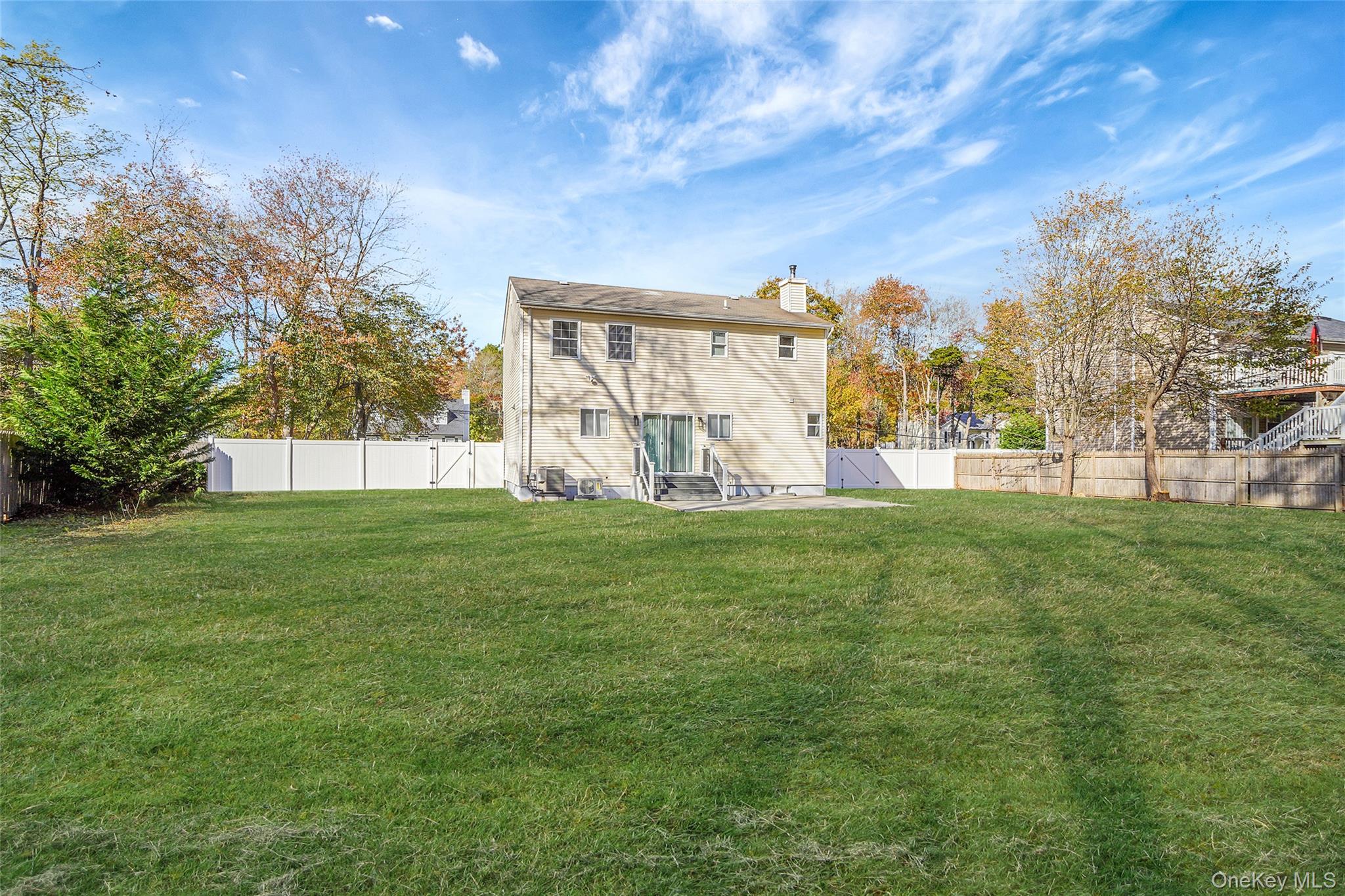 #4 photo, 4 Flores Lane, サフォーク郡 Middle Island , NY 11953