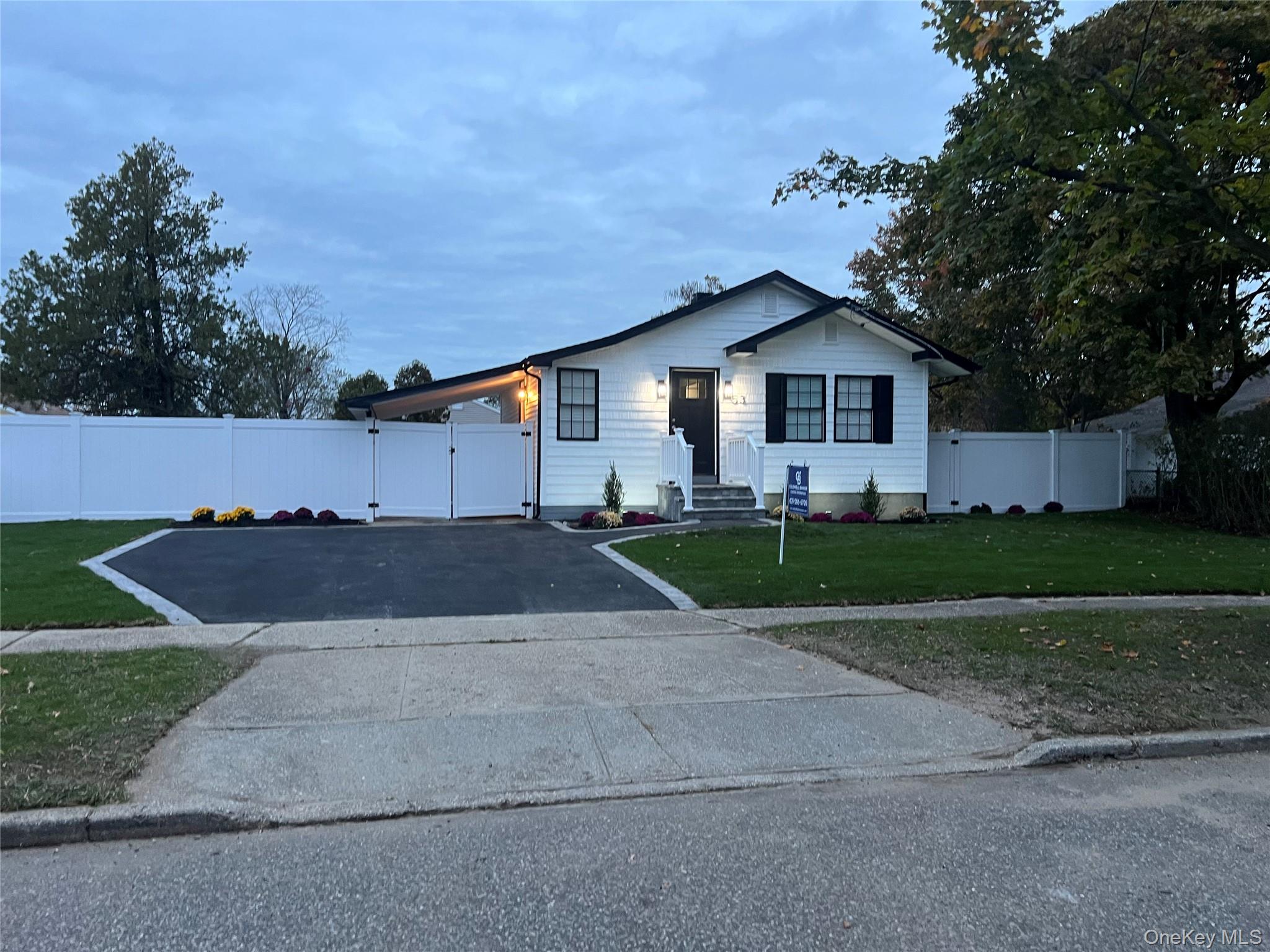 #1 photo, 53 E Elm Street, サフォーク郡 Central Islip , NY 11722