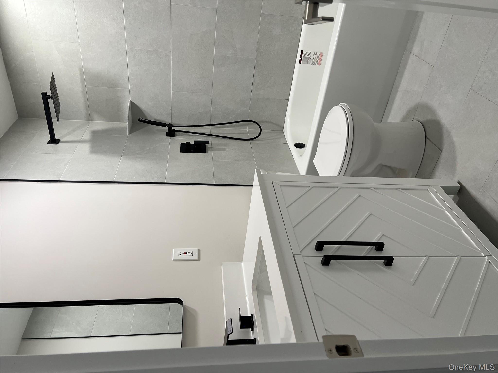 #10 photo, 53 E Elm Street, サフォーク郡 Central Islip , NY 11722