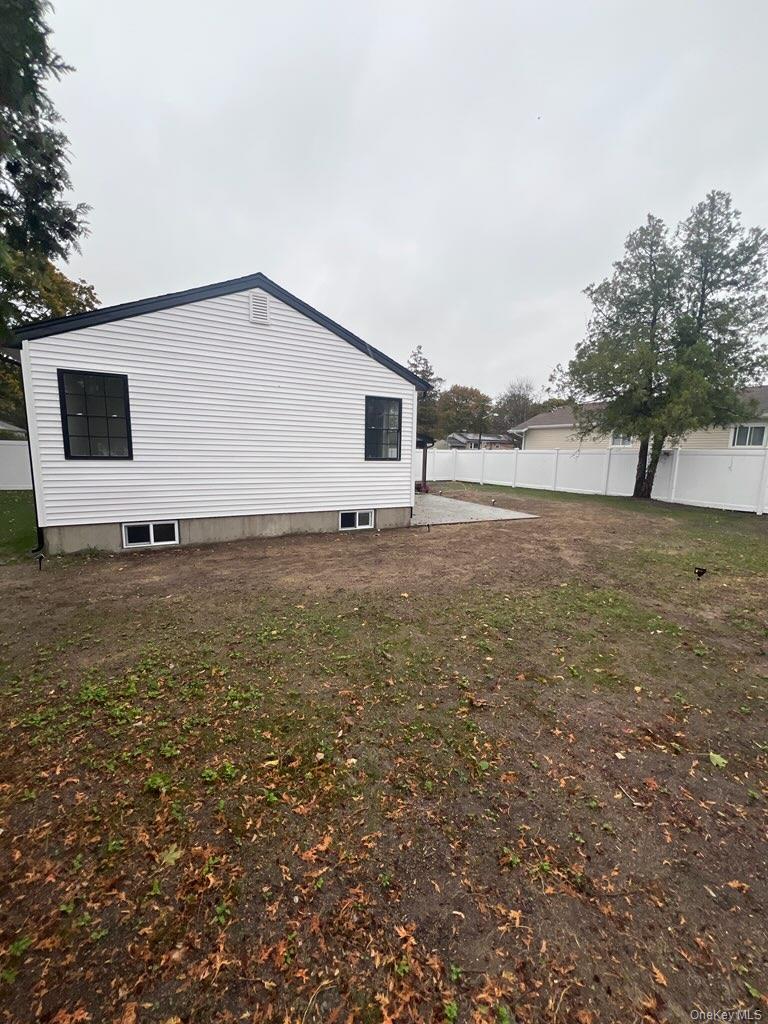 #19 photo, 53 E Elm Street, サフォーク郡 Central Islip , NY 11722