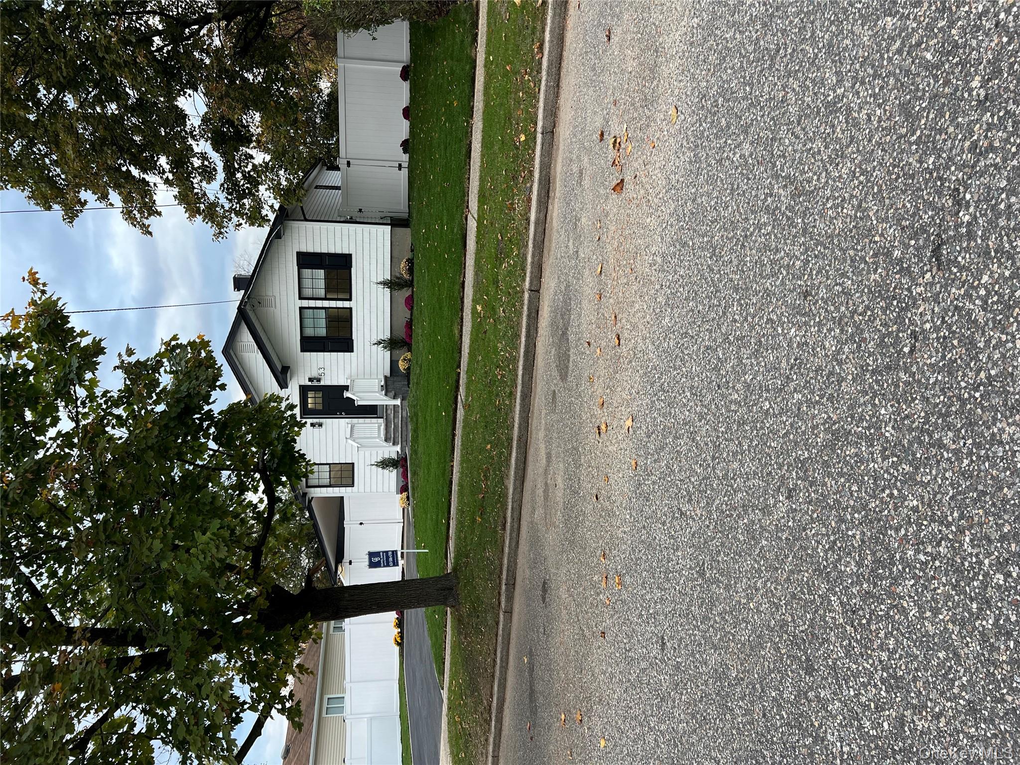 #3 photo, 53 E Elm Street, サフォーク郡 Central Islip , NY 11722