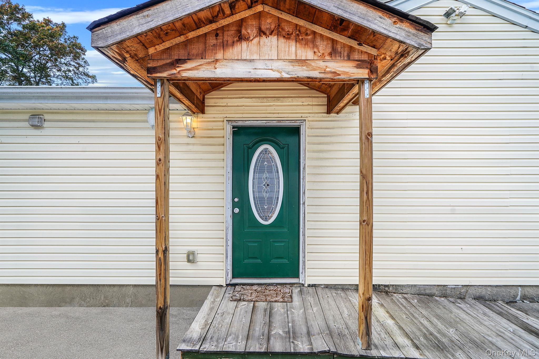 #1 photo, 44 4th Street, サフォーク郡 Brentwood , NY 11717