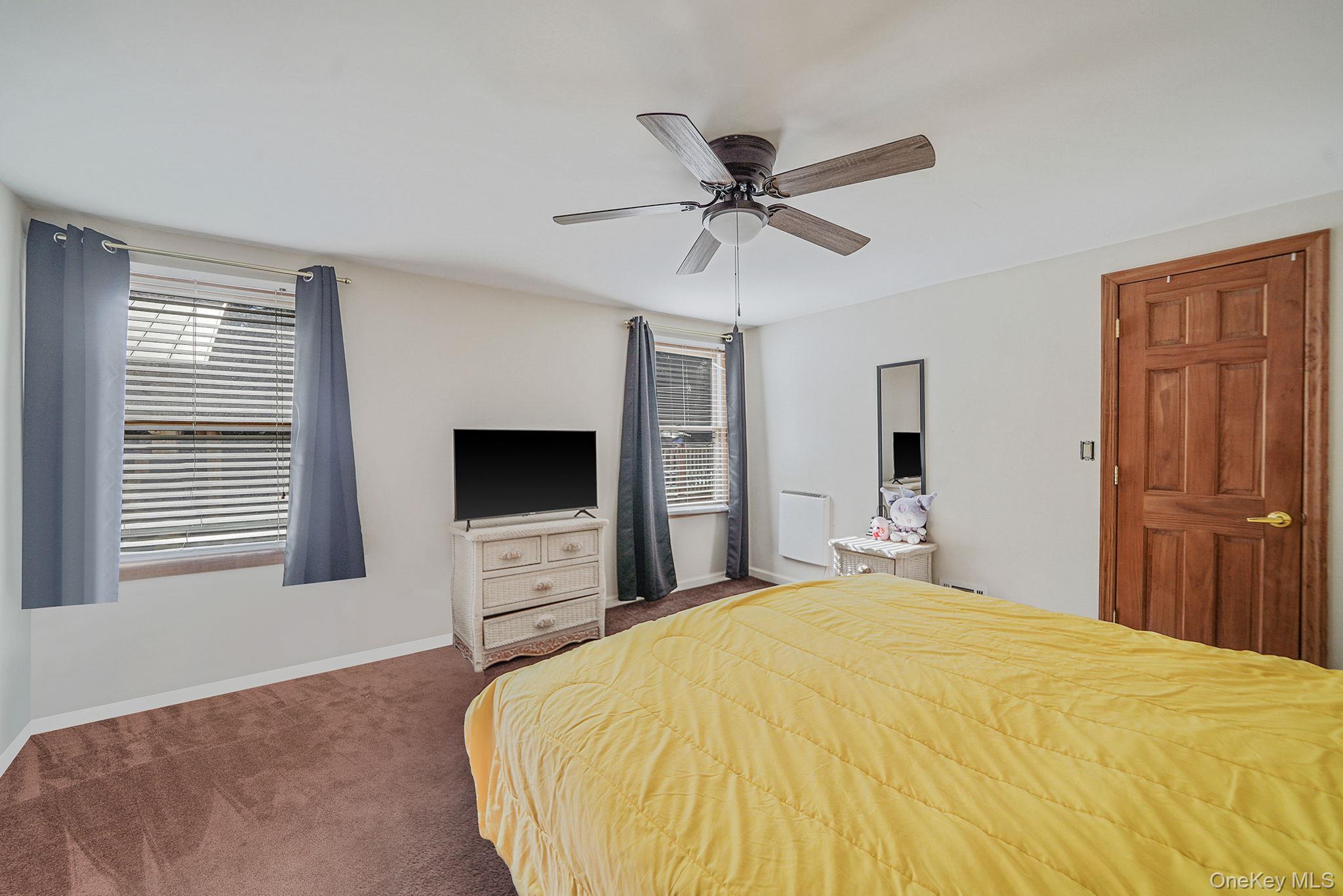 #10 photo, 44 4th Street, サフォーク郡 Brentwood , NY 11717