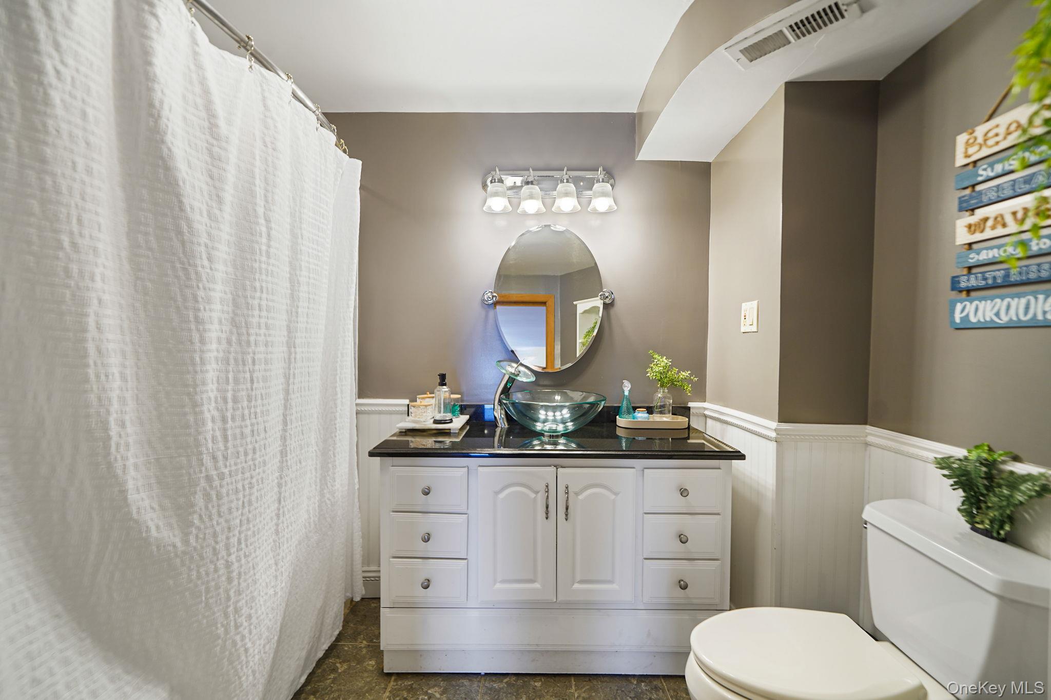 #11 photo, 44 4th Street, サフォーク郡 Brentwood , NY 11717