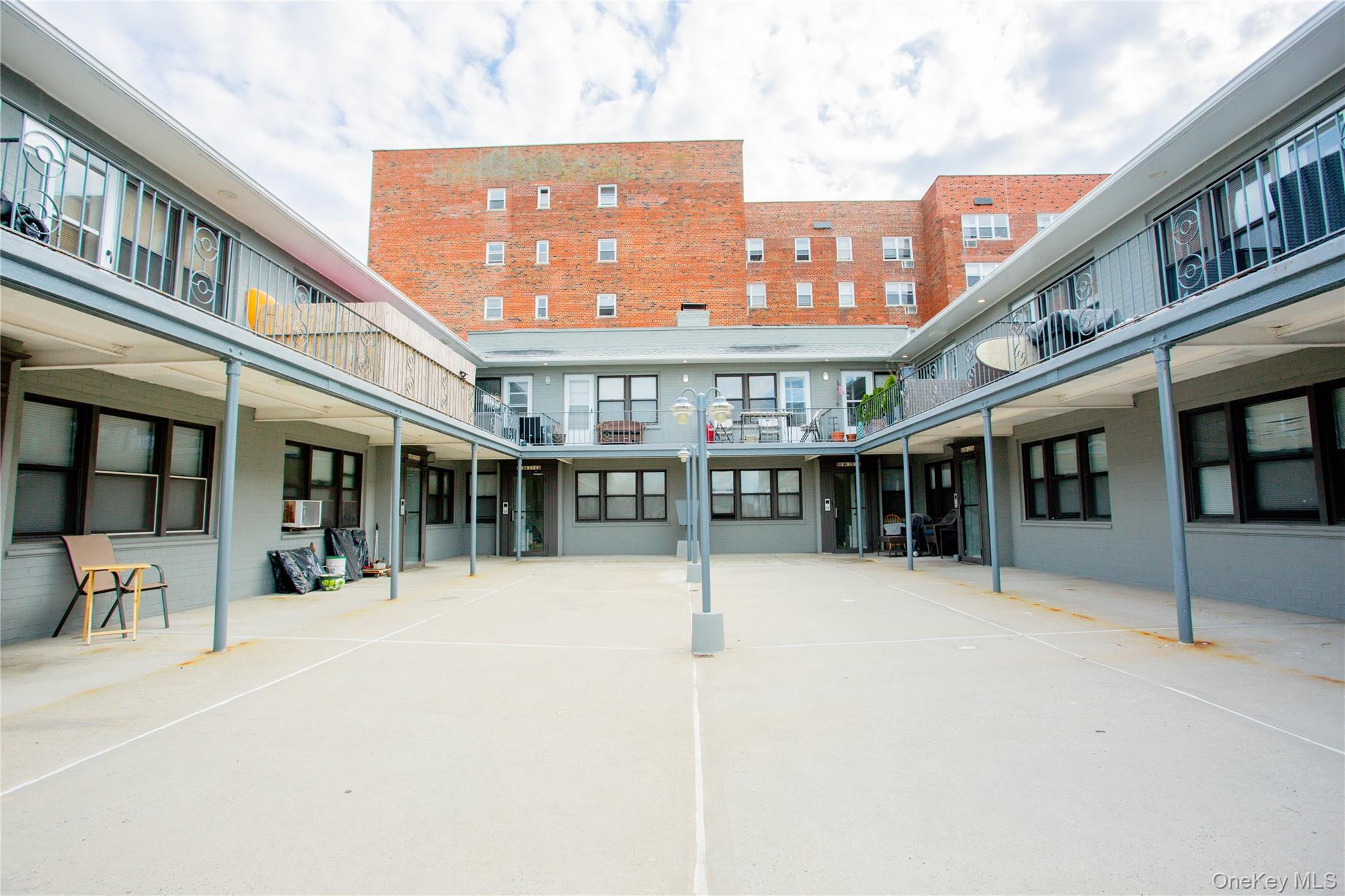 #2 photo, 470 E Broadway, ナッソー郡 Long Beach , NY 11561