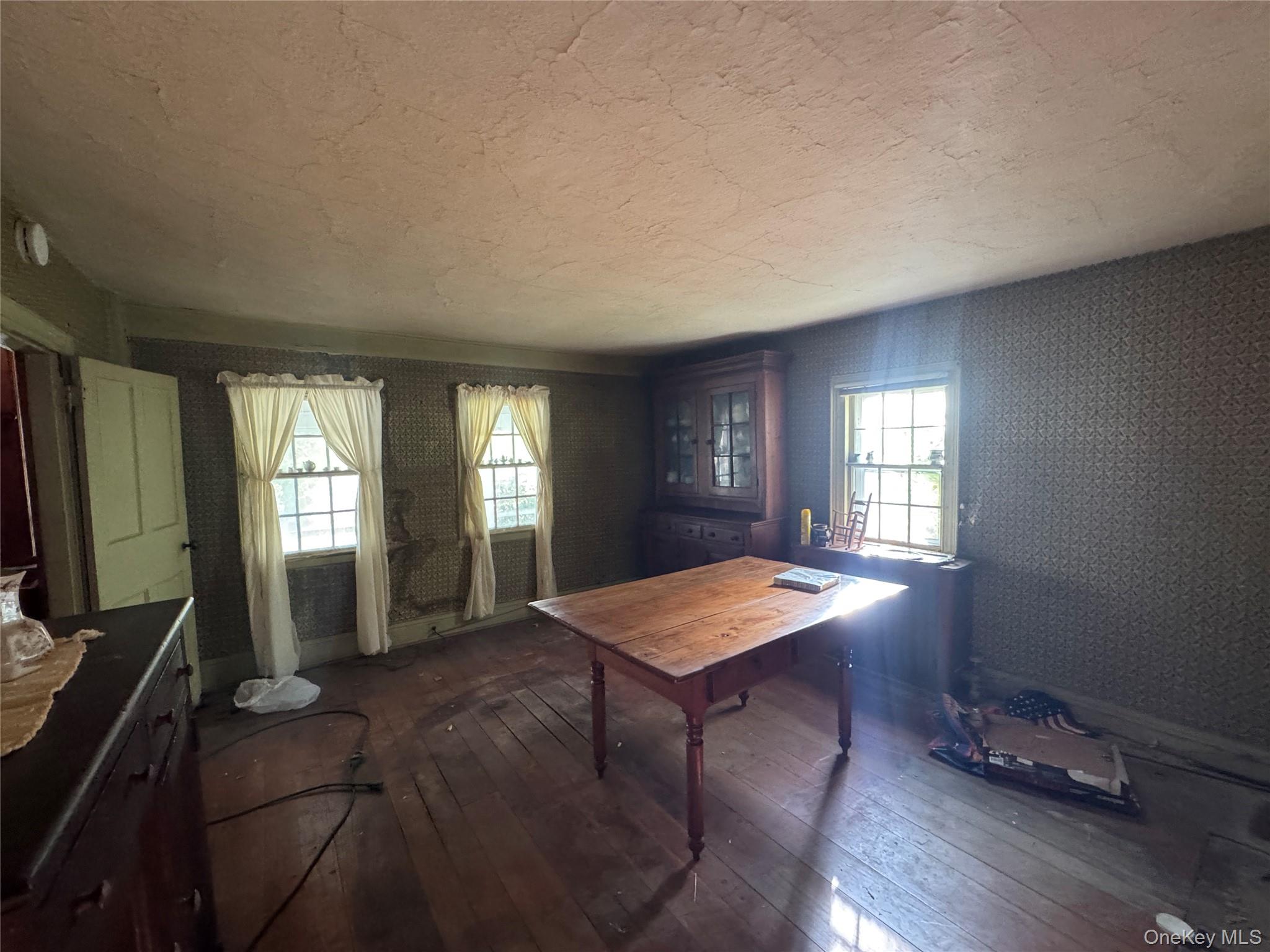 #6 photo, 2875 Montauk Highway, Brookhaven , NY 11719