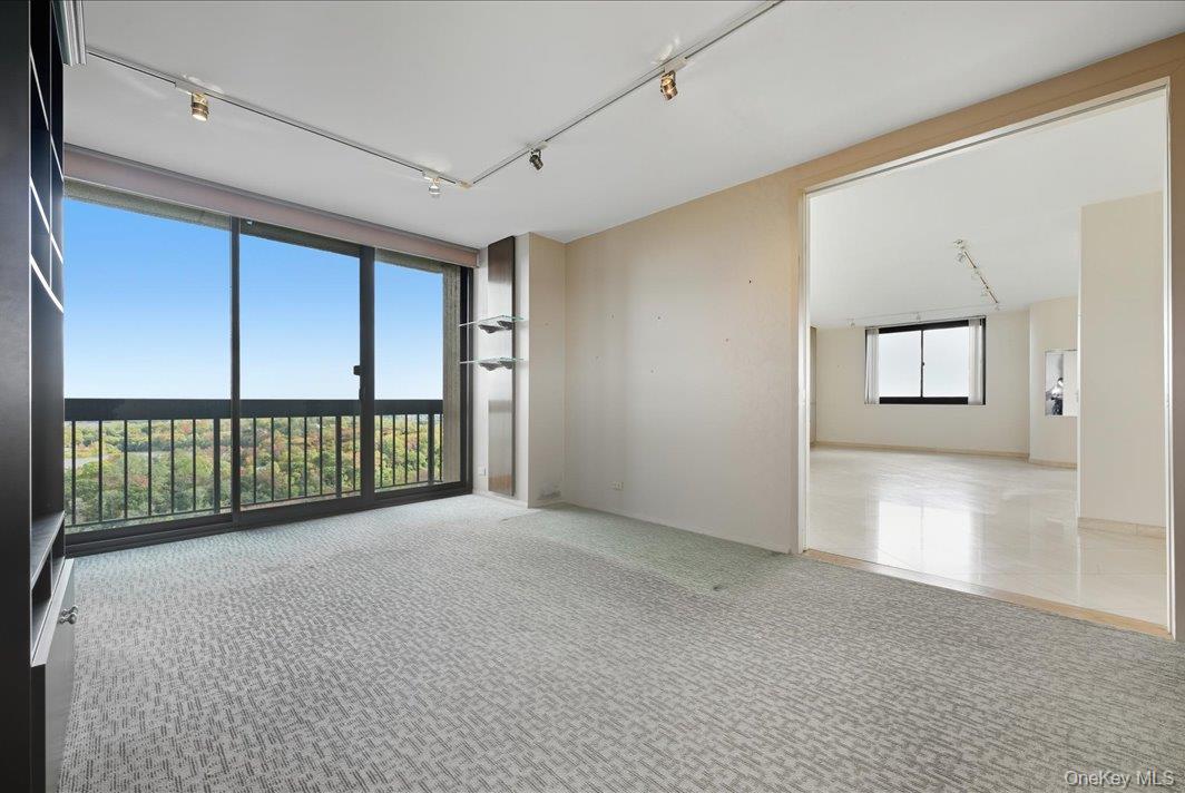 #12 photo, 27110 Grand Central Parkway, クイーンズ区 Floral Park , NY 11005