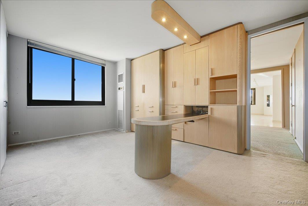 #14 photo, 27110 Grand Central Parkway, クイーンズ区 Floral Park , NY 11005