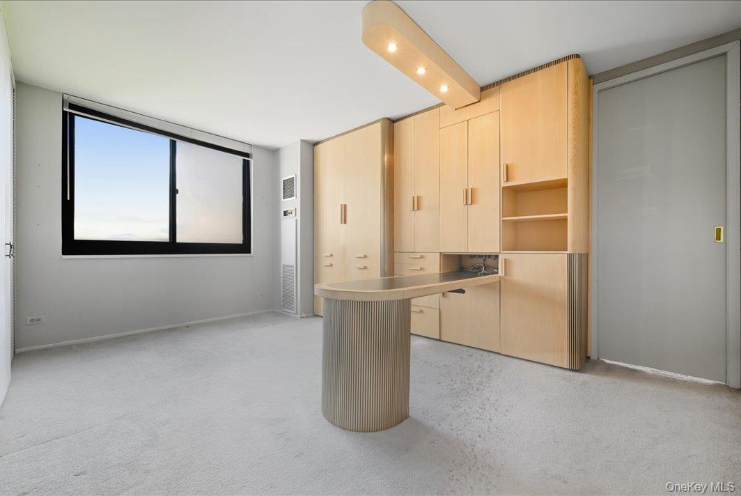 #15 photo, 27110 Grand Central Parkway, クイーンズ区 Floral Park , NY 11005