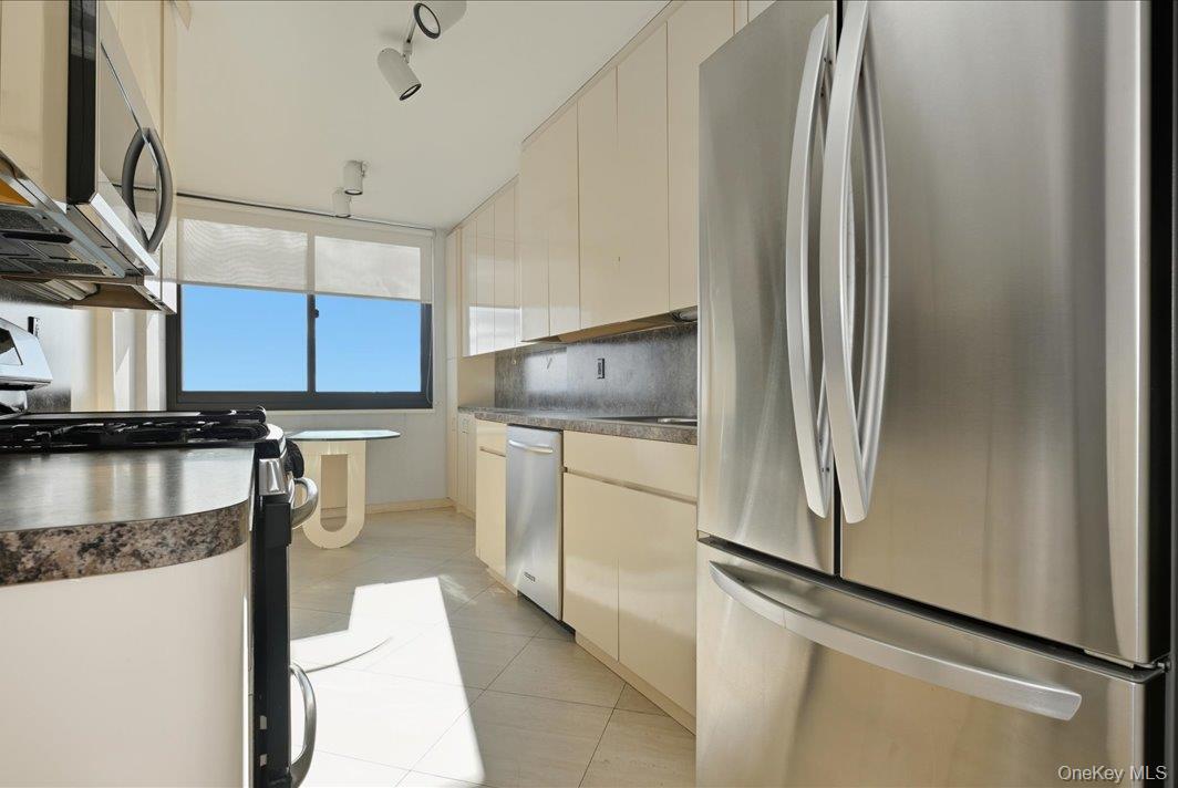 #7 photo, 27110 Grand Central Parkway, クイーンズ区 Floral Park , NY 11005